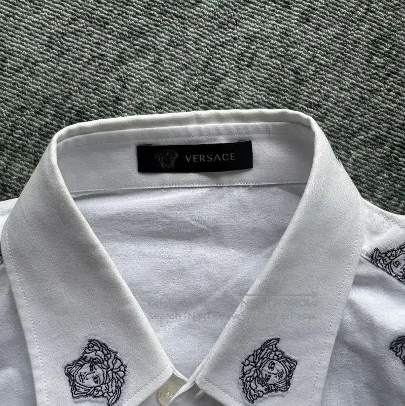 Versace Versace White Long Sleeve Embroidered Shirt . Size US S / EU 44-46 / 1 - 9 Thumbnail