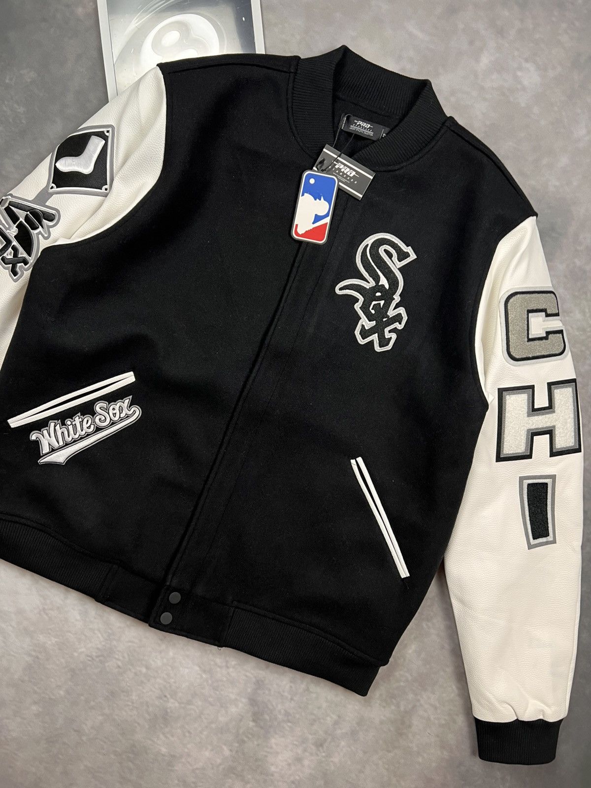 Pro Standard NWT Pro Standard Chicago White Sox Varsity Jacket Black 2XL Size US XXL / EU 58 / 5 - 2 Thumbnail