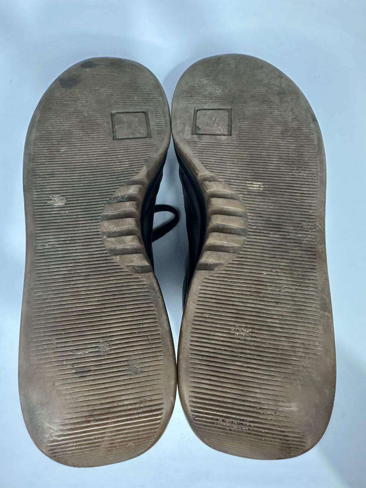 Louis Vuitton Louis Vuitton Black Leather Low Top Sneakers. Size US 12 / EU 45 - 6 Thumbnail