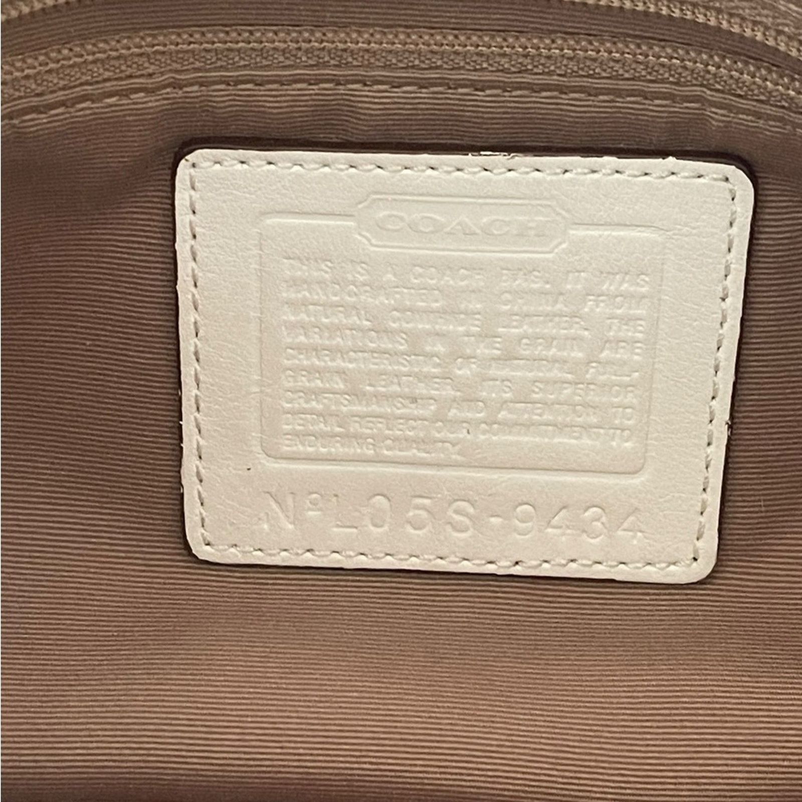 Coach Coach Soho Shoulder bag Handbag #9434 White Leather Y2K Size ONE SIZE - 9 Thumbnail