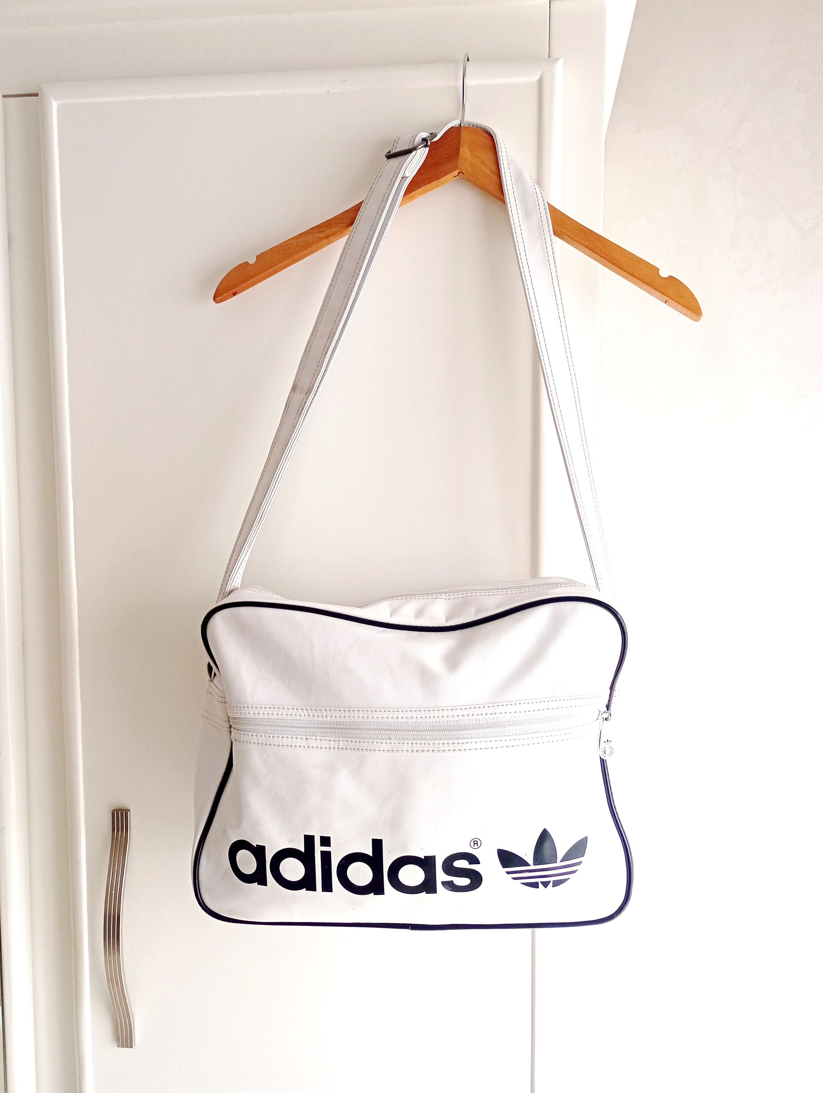 Adidas × Vintage Adidas 90s Y2K Gym Crossbody Sling Oasis Style Size ONE SIZE - 1 Thumbnail