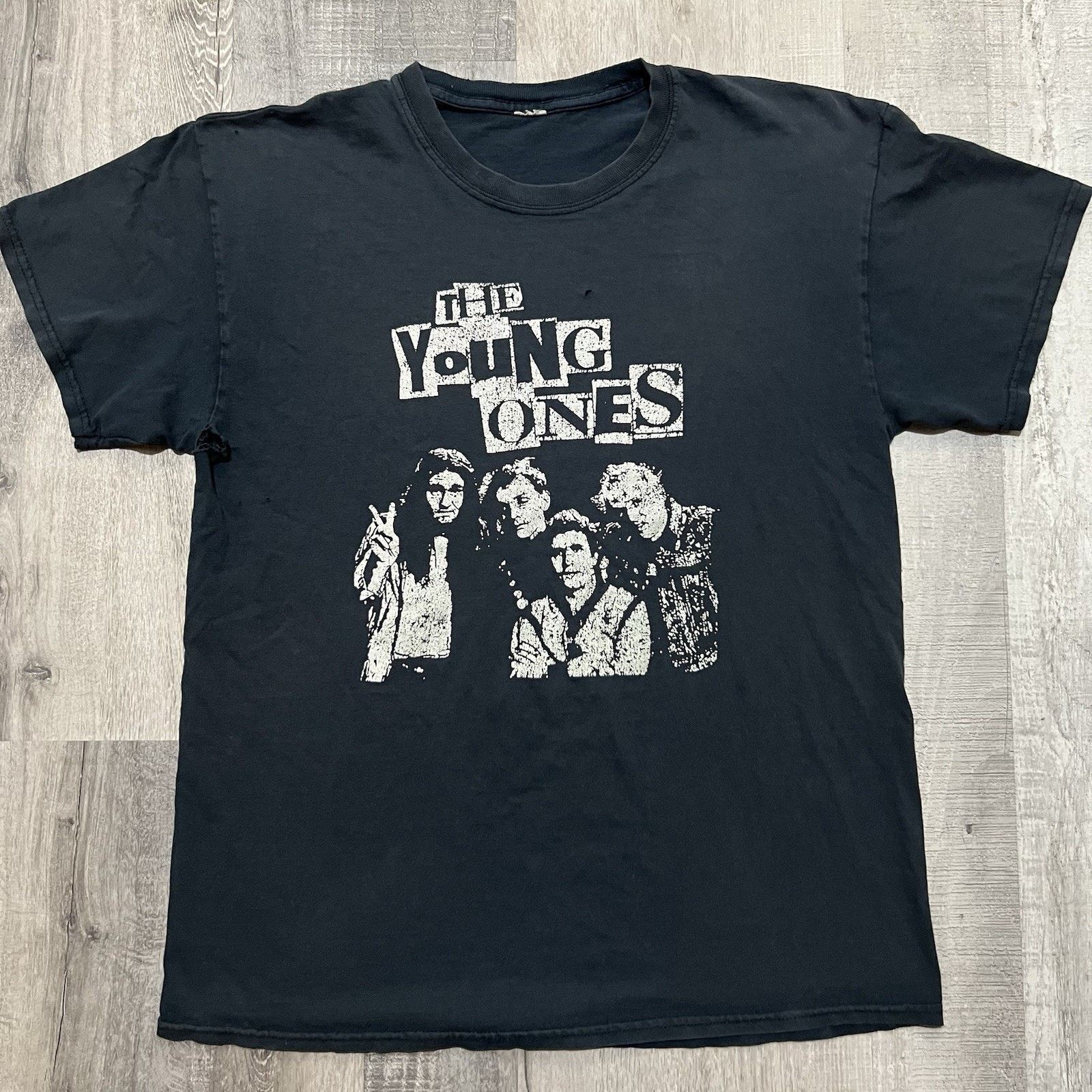 Vintage VTG The Young Ones Shirt Distressed English Sitcom TV Show L Size US L / EU 52-54 / 3 - 1 Thumbnail