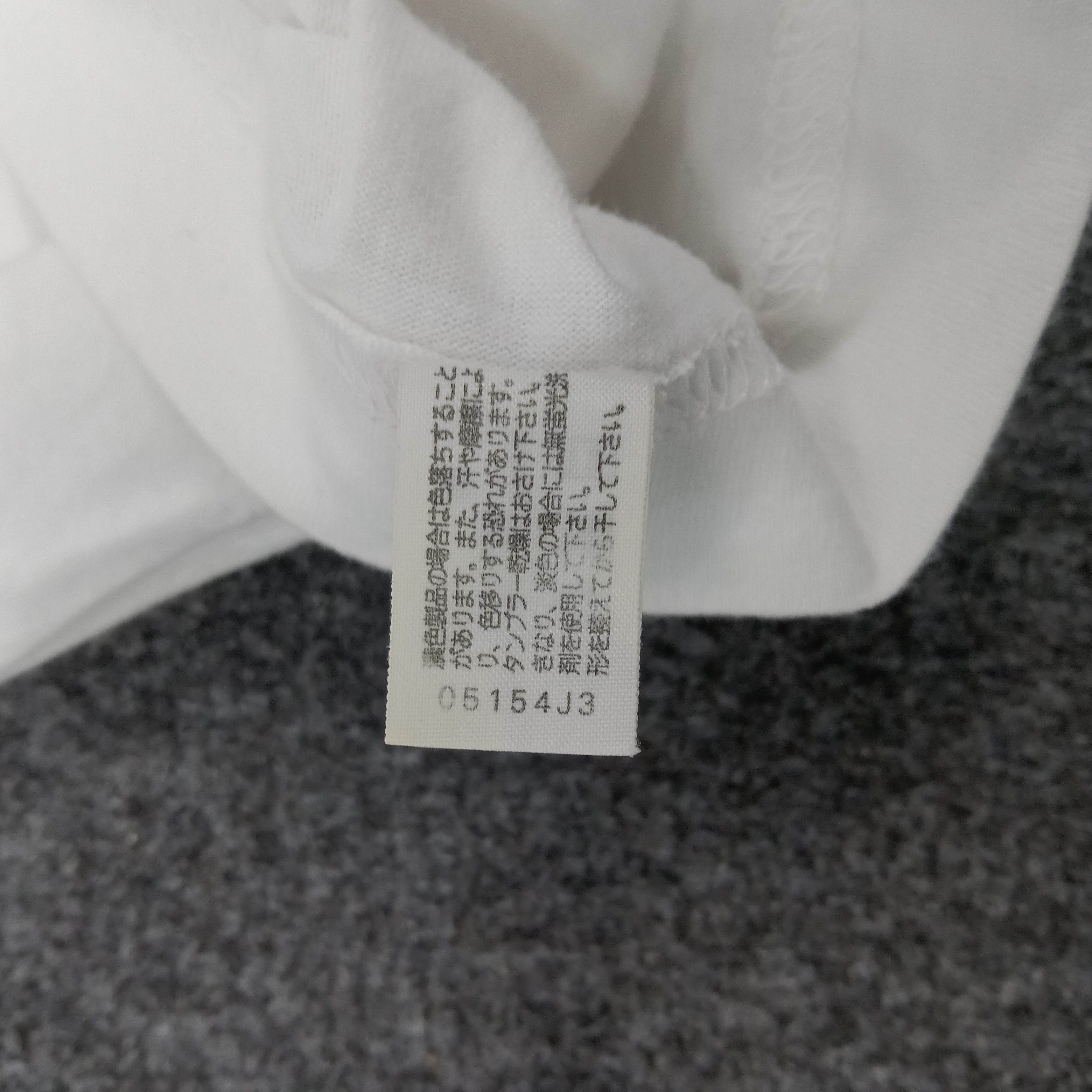 Burberry × Vintage Burberry London Spell Out Nova Check Tshirt Size US M / EU 48-50 / 2 - 5 Thumbnail