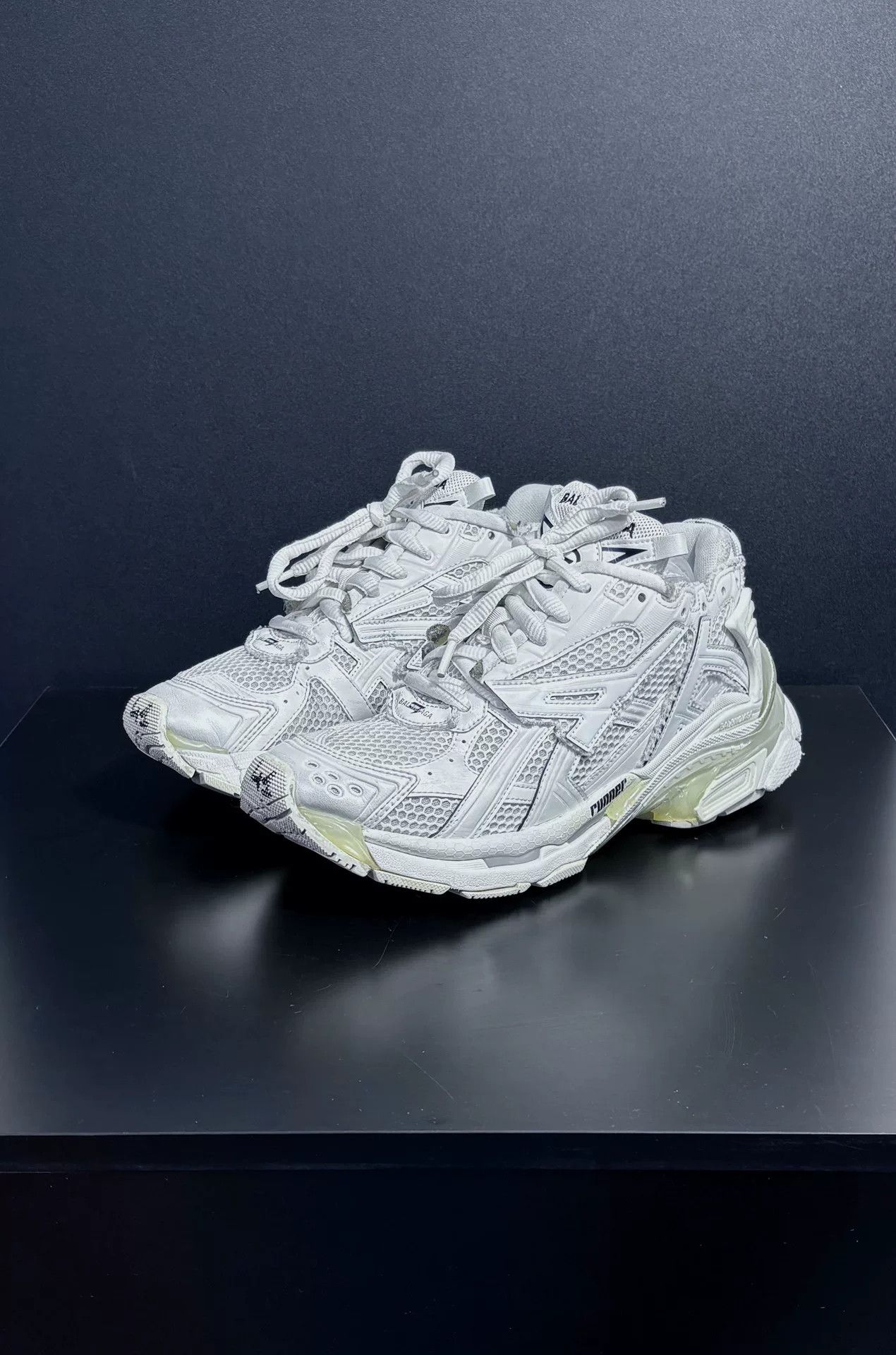 Balenciaga Balenciaga Running White Lowtop Sneakers 8.5 Men Size US 8.5 / EU 41-42 - 1 Thumbnail