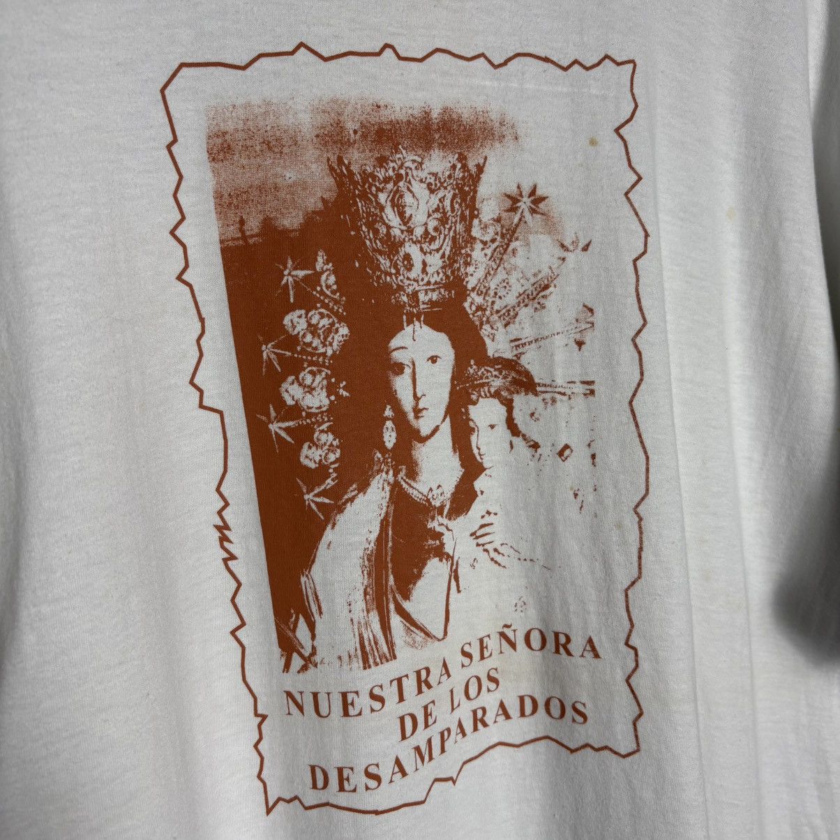 Vintage Vintage 90s Madonna And Child Spain Art T-Shirt Size US XL / EU 56 / 4 - 3 Thumbnail