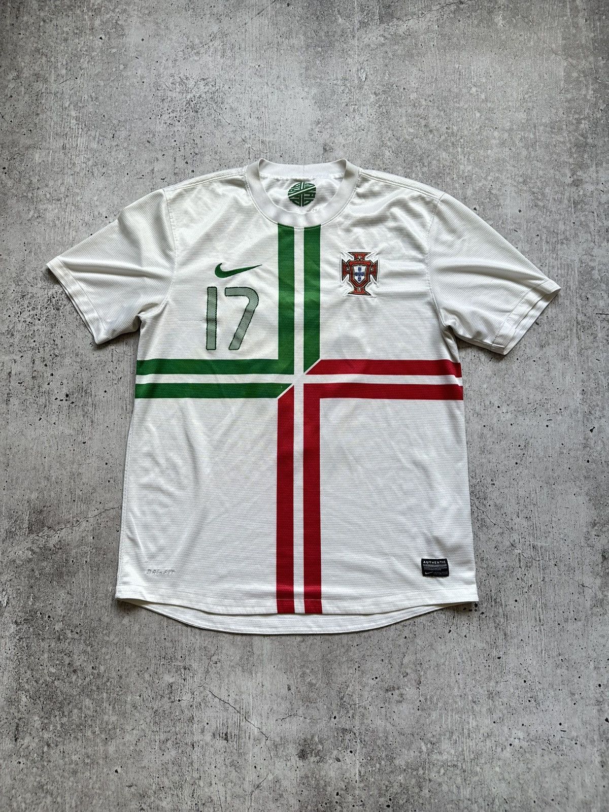 Nike 2012 Nike Portugal Euro Luis Nani #17 Vintage Soccer Jersey Size US M / EU 48-50 / 2 - 1 Thumbnail