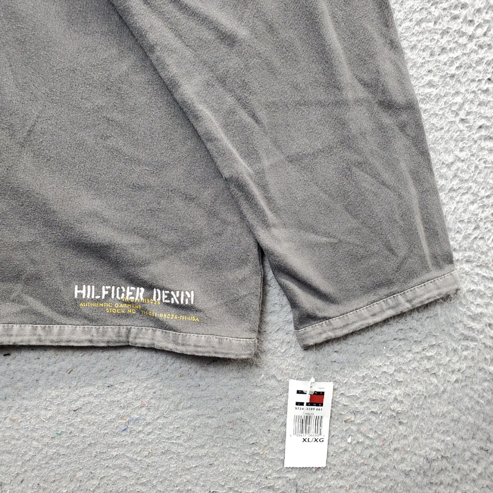 Tommy Hilfiger Tommy Hilfiger Mens XL Gray 1/4 Zip Pullover Shirt Long Sleeve Authentic Fit 100% Cotton Size US XL / EU 56 / 4 - 7 Thumbnail