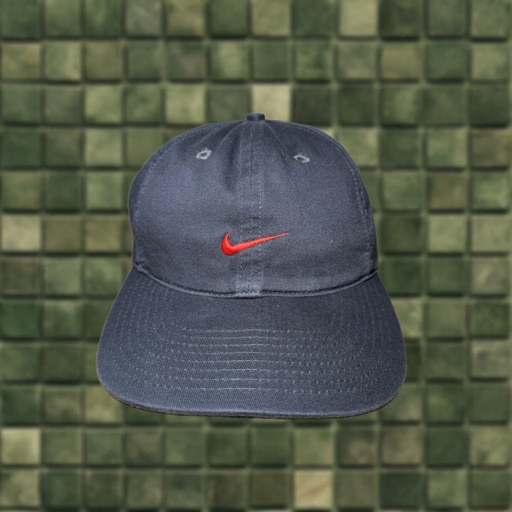 Nike VINTAGE Nike Hat 6 Panel Black Strap Back Cotton Small Red Swoosh 90s Cap Mens Womens Unisex Adults Size ONE SIZE - 1 Thumbnail