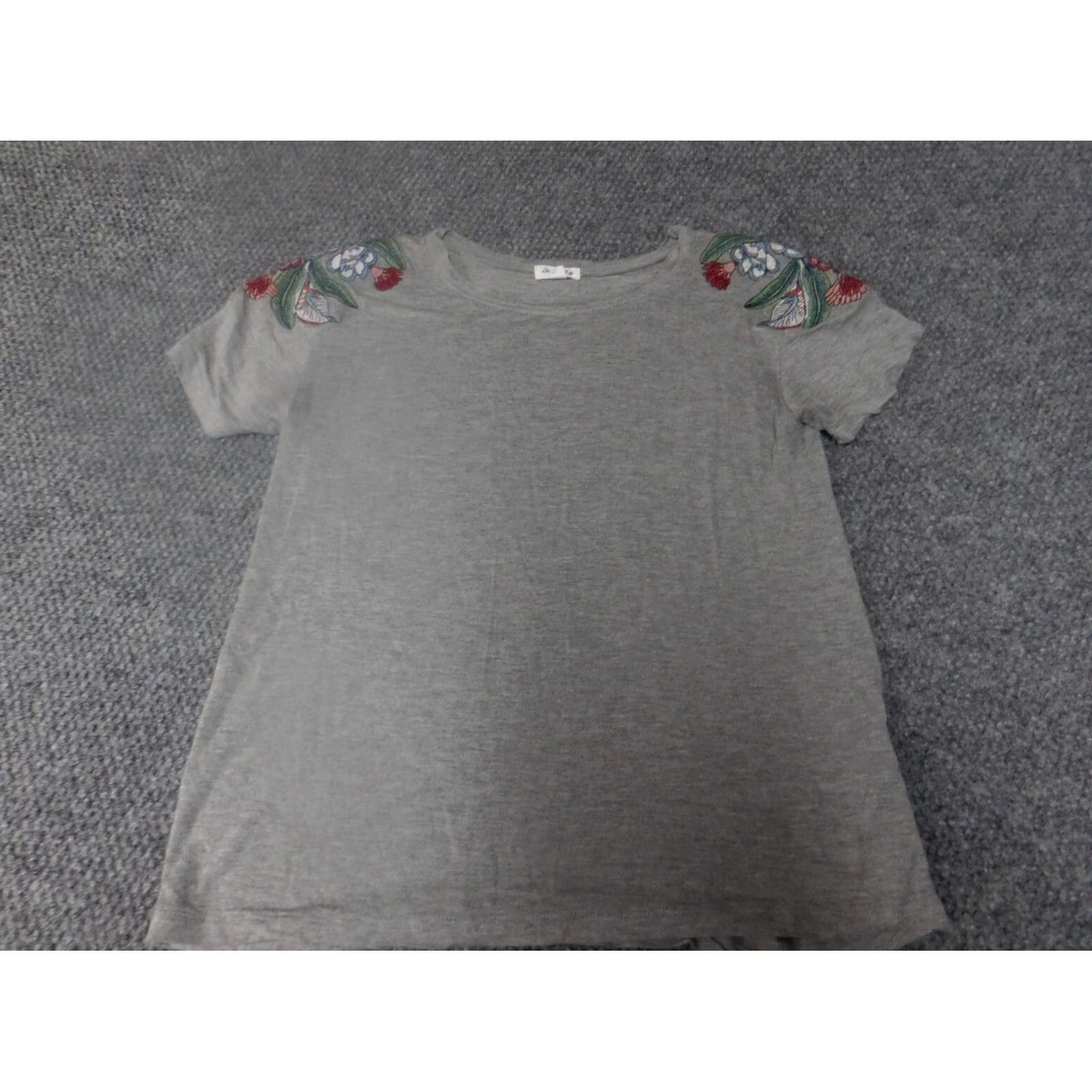 Vintage Skyla Jade Womens Blouse S Gray Crew Neck Pullover Short Sleeve Stretch Casual Logo Classic Cotton Polyester Rayon Basic Shirt Women Size S / US 4 / IT 40 - 2 Thumbnail