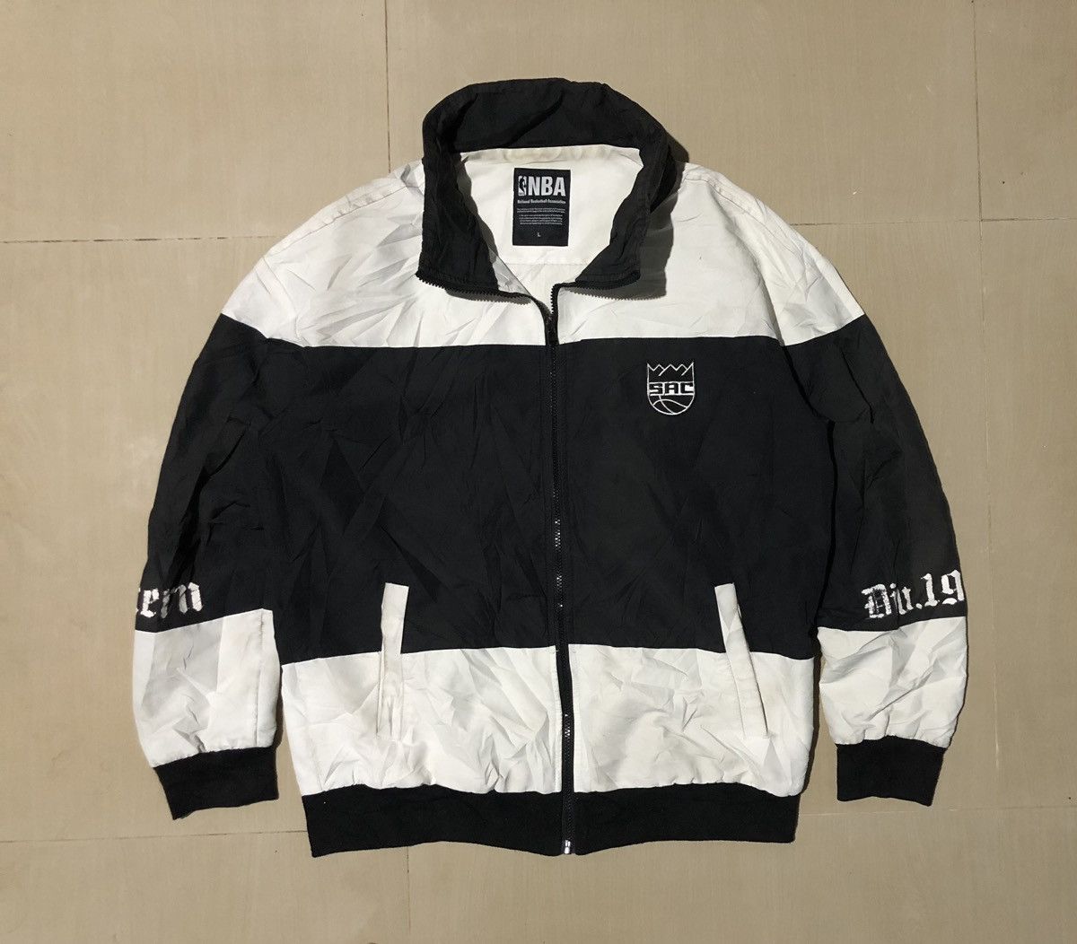NBA NBA Sacramento KINGS jaket Size US L / EU 52-54 / 3 - 1 Thumbnail