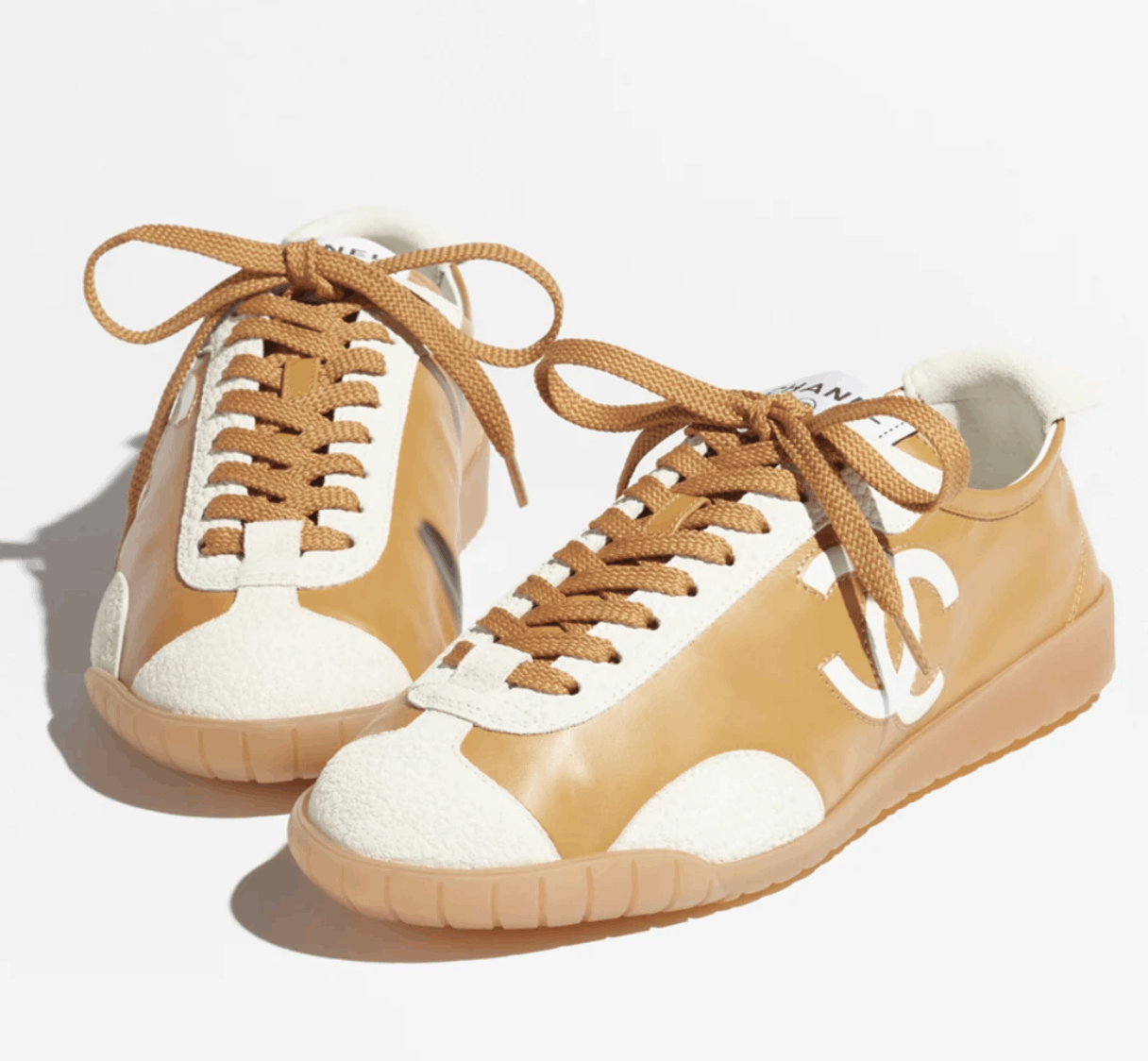 Chanel 26P White Leather Suede CC Logo Runner Trainer Sneaker 39.5 Size US 9.5 / IT 39.5 - 7 Thumbnail
