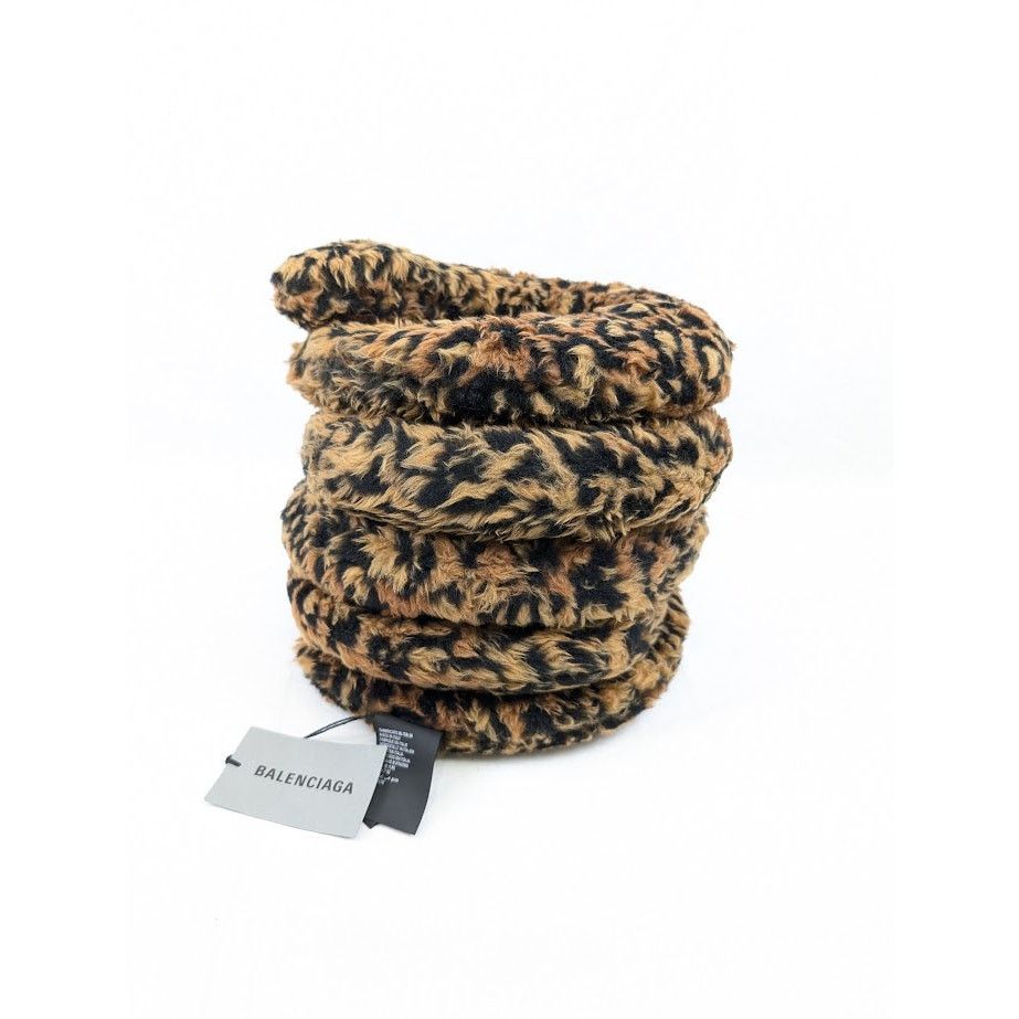 Balenciaga o1rshd1 Size: OS / Fake Fur Wire Scarf in Beige / Brown Size ONE SIZE - 10 Thumbnail