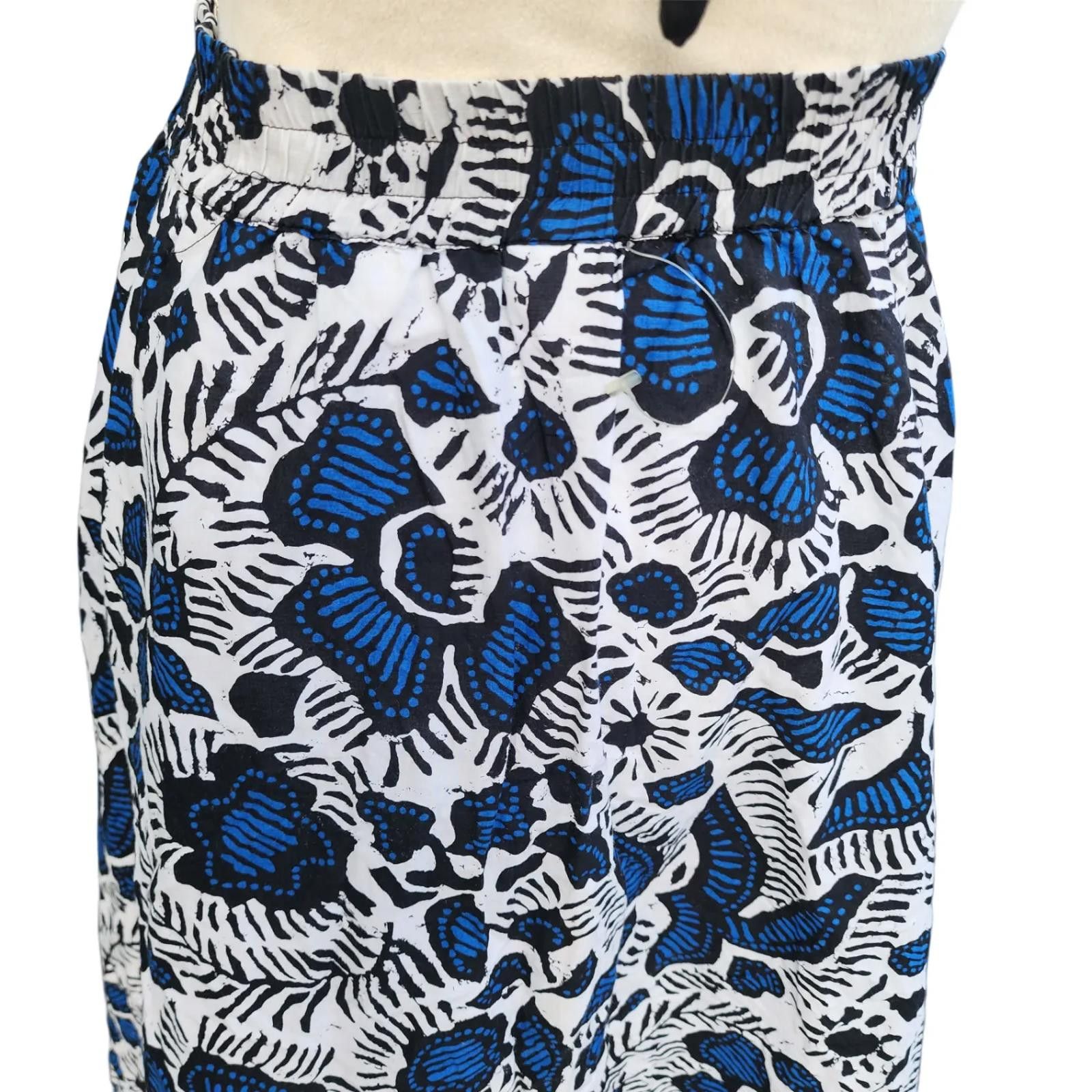 Designer Floral Print Skirt Beach Cover-Up. Small NWOT Size ONE SIZE - 7 Thumbnail