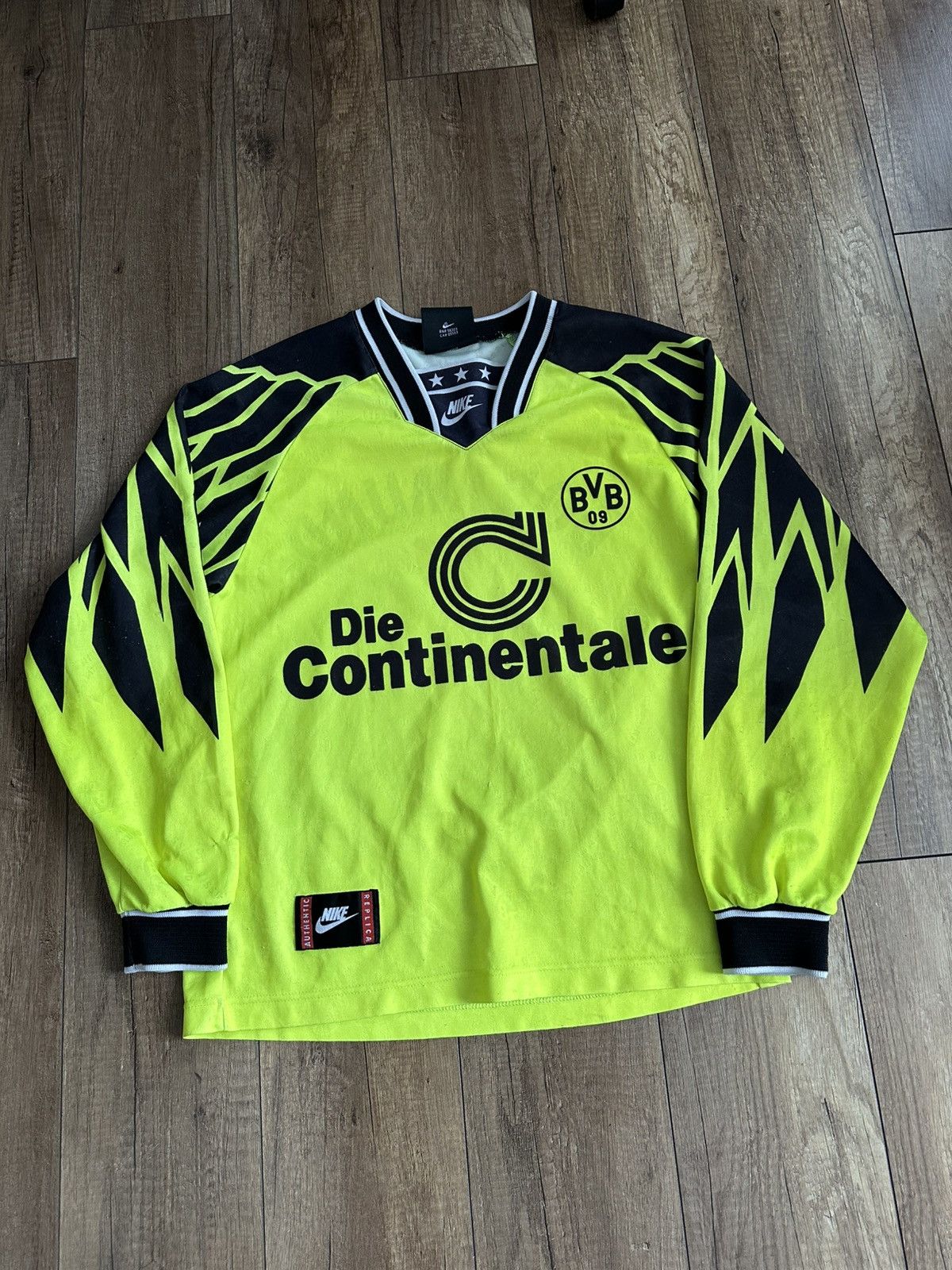 Nike 1994/1995 Nike Borussia Dortmund Vintage Long Sleeve Jersey Size US M / EU 48-50 / 2 - 2 Thumbnail
