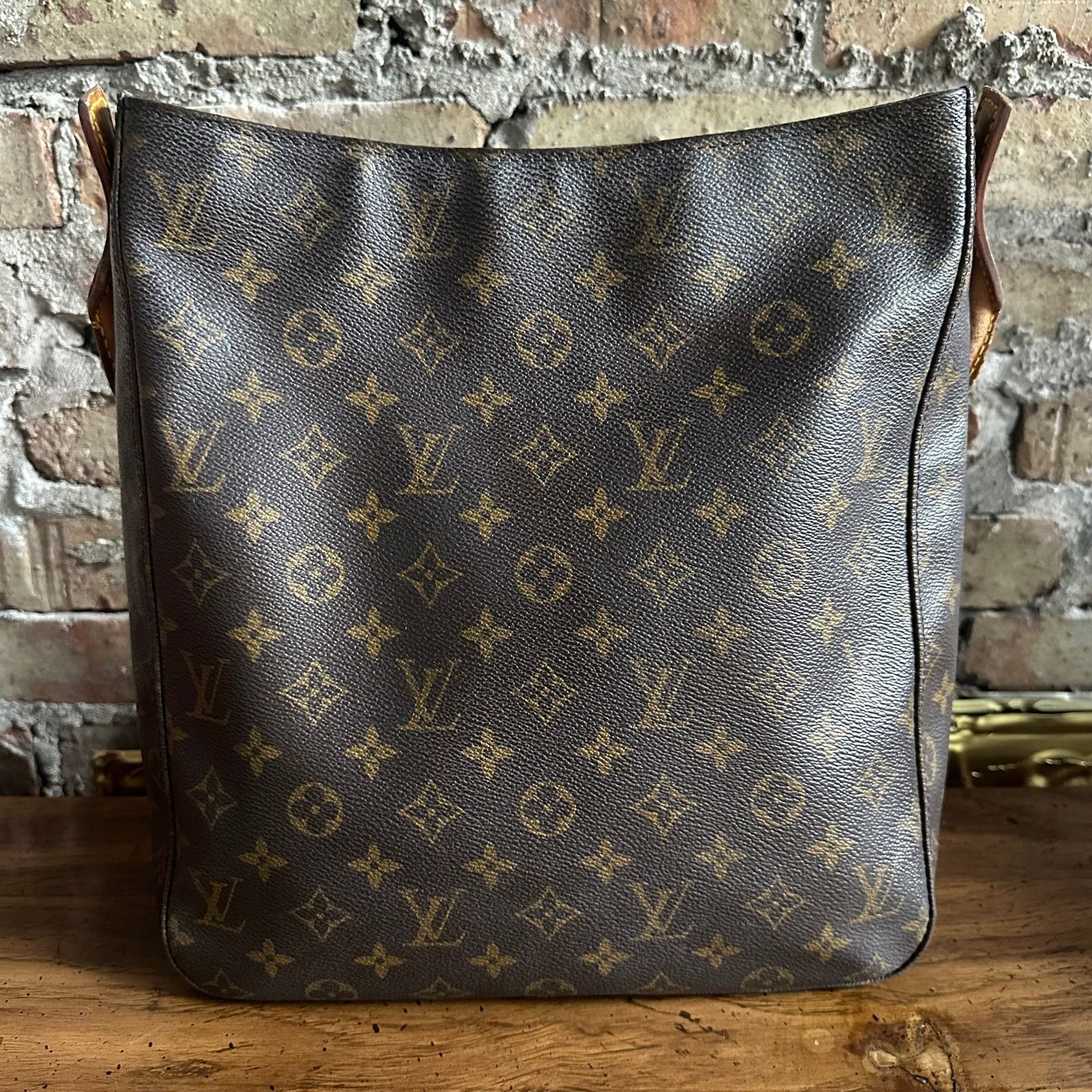 Louis Vuitton Vintage Louis Vuitton 2000 Monogram Looping GM Bag Size ONE SIZE - 4 Thumbnail