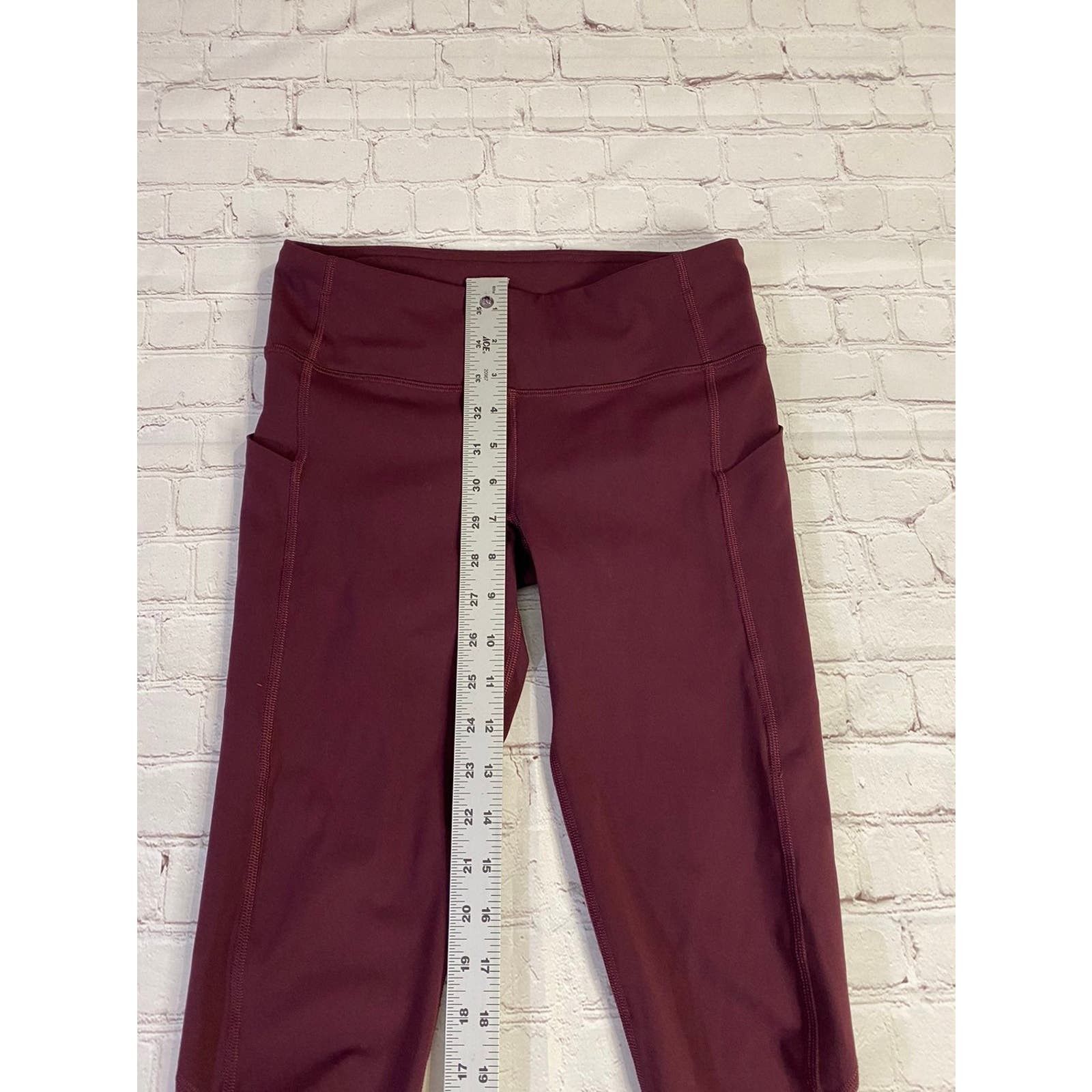Lululemon lululemon leggings size 4 Size US 26 / EU 42 - 6 Thumbnail