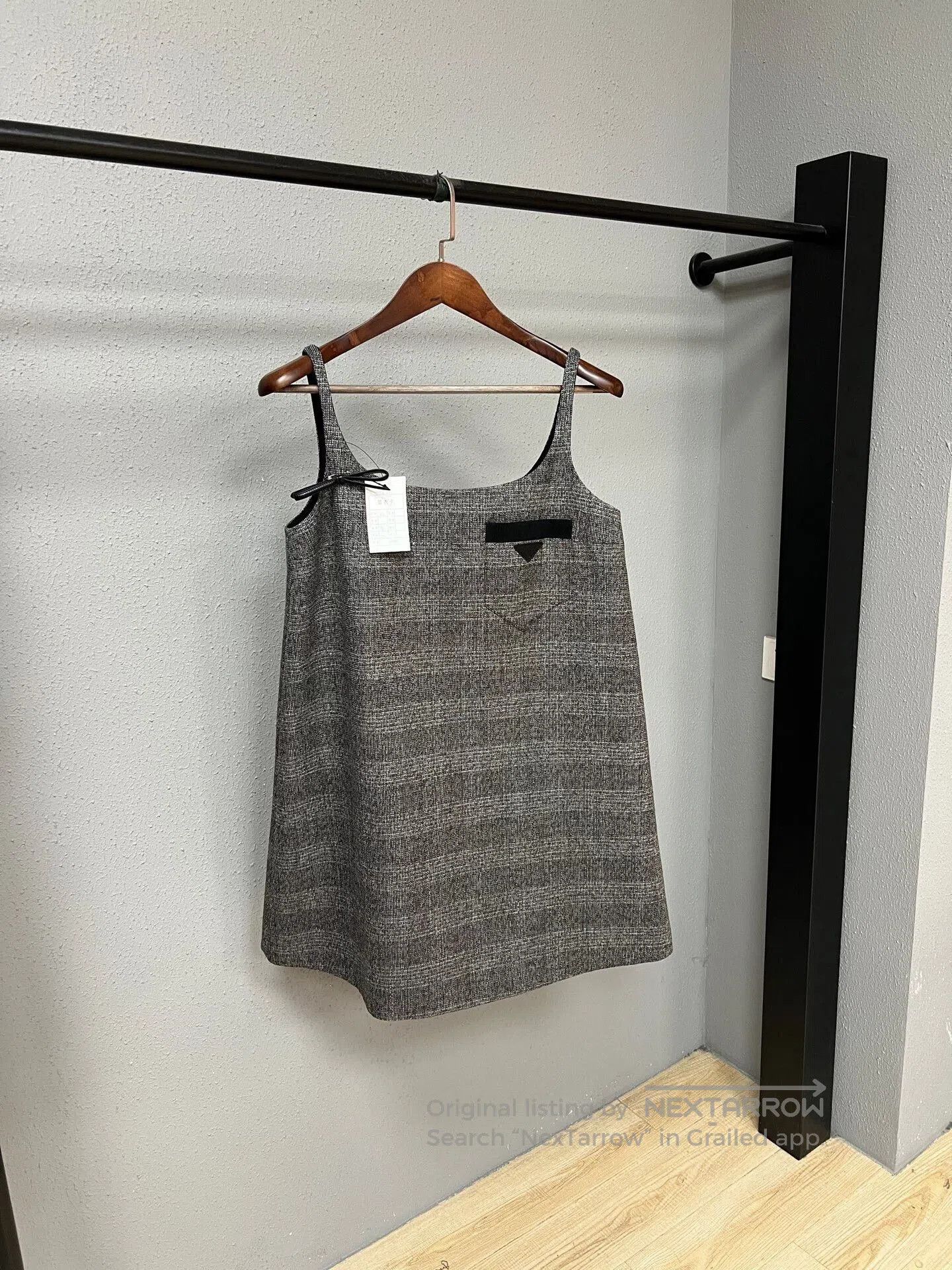 Prada prada gray wool sleeveless dress with bow. Size M / US 6-8 / IT 42-44 - 1 Thumbnail