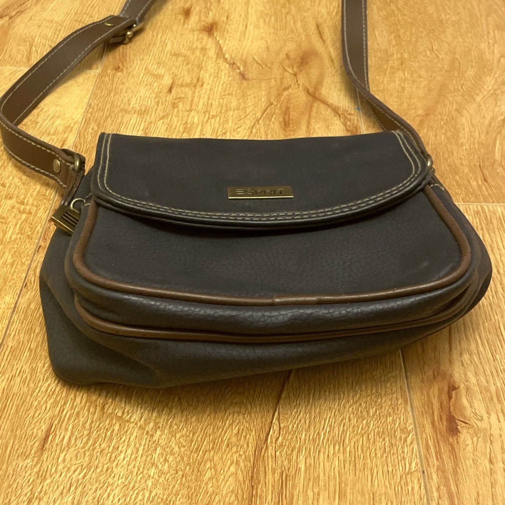 Esprit VINTAGE Esprit Crossbody Bag Small Navy Blue Brown Trim Vinyl Faux Leather 80s 90s City Retro Designer Womens Size ONE SIZE - 3 Thumbnail