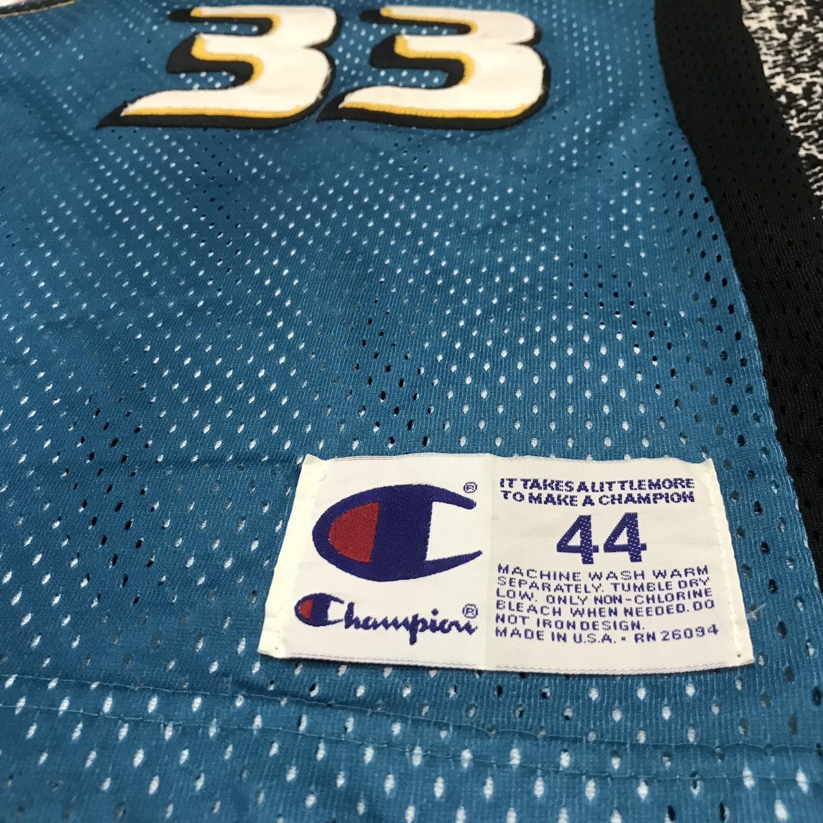Other 90s Detroit Pistons Grant Hill Authentic NBA Jersey Champion Size US M / EU 48-50 / 2 - 6 Thumbnail