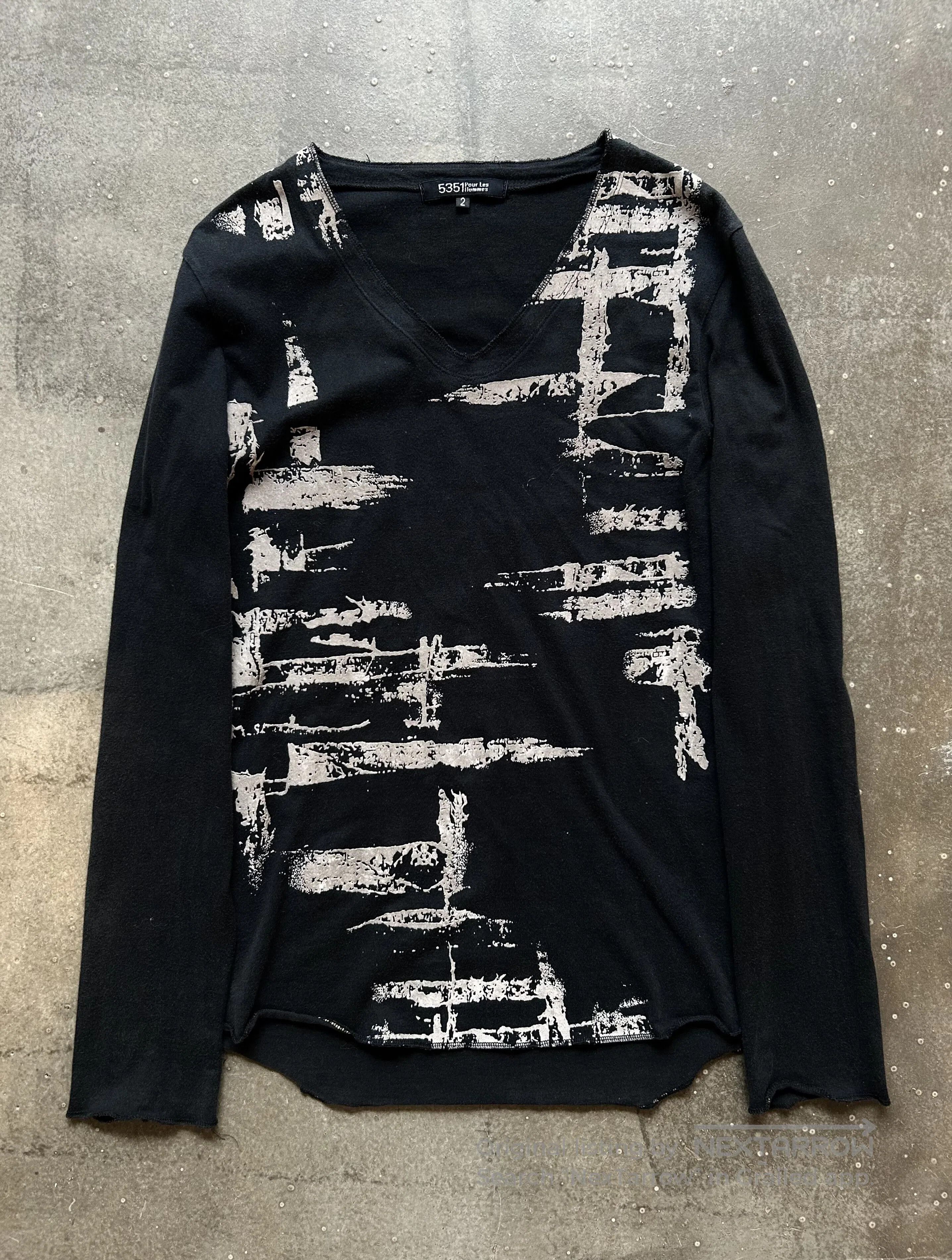 Other black long sleeve graphic top. Size US M / EU 48-50 / 2 - 1 Thumbnail
