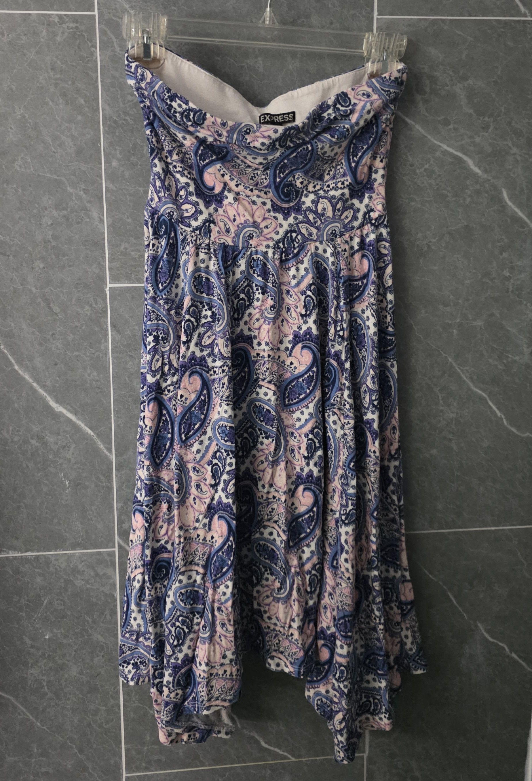 express blue floral dress This striking blue-and-white floral maxi dress, paired with a chic  headscarf and cinched waist, brings effortless charm to the studio.   Catch the #AfternoonExpress-repeat tomorrow at 08:30 on @sabc3 . Shop  @woolworths_sa: