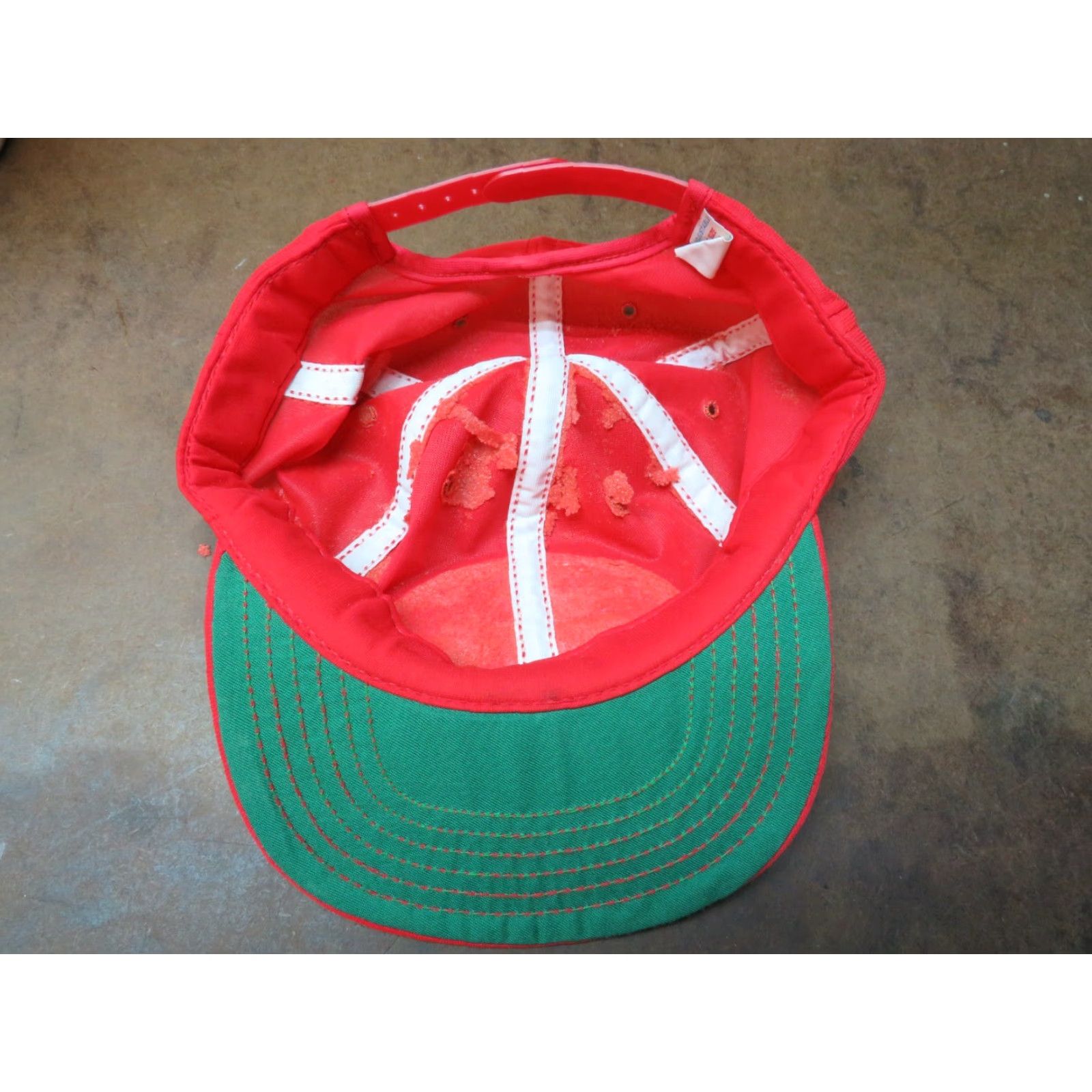 Vintage VINTAGE Garden Barn Hannibal Mo. patch USA snapback hat trucker cap red farm Hat Mens Large Red 1980s Advertising Size ONE SIZE - 5 Thumbnail