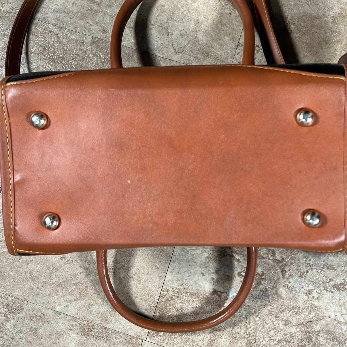Dooney & Bourke × Vintage Vintage Dooney & Bourke Hand bag with shoulder strap, l Size ONE SIZE - 7 Thumbnail