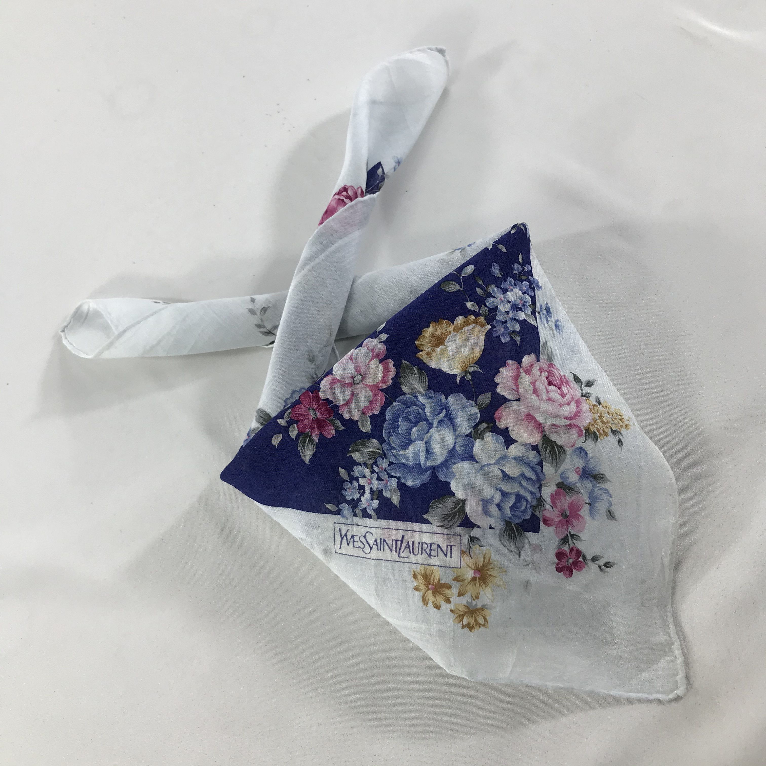 Vintage Yves Saint Laurent Bandana / Handkerchief/Neckerchief -S1205 Size ONE SIZE - 4 Thumbnail