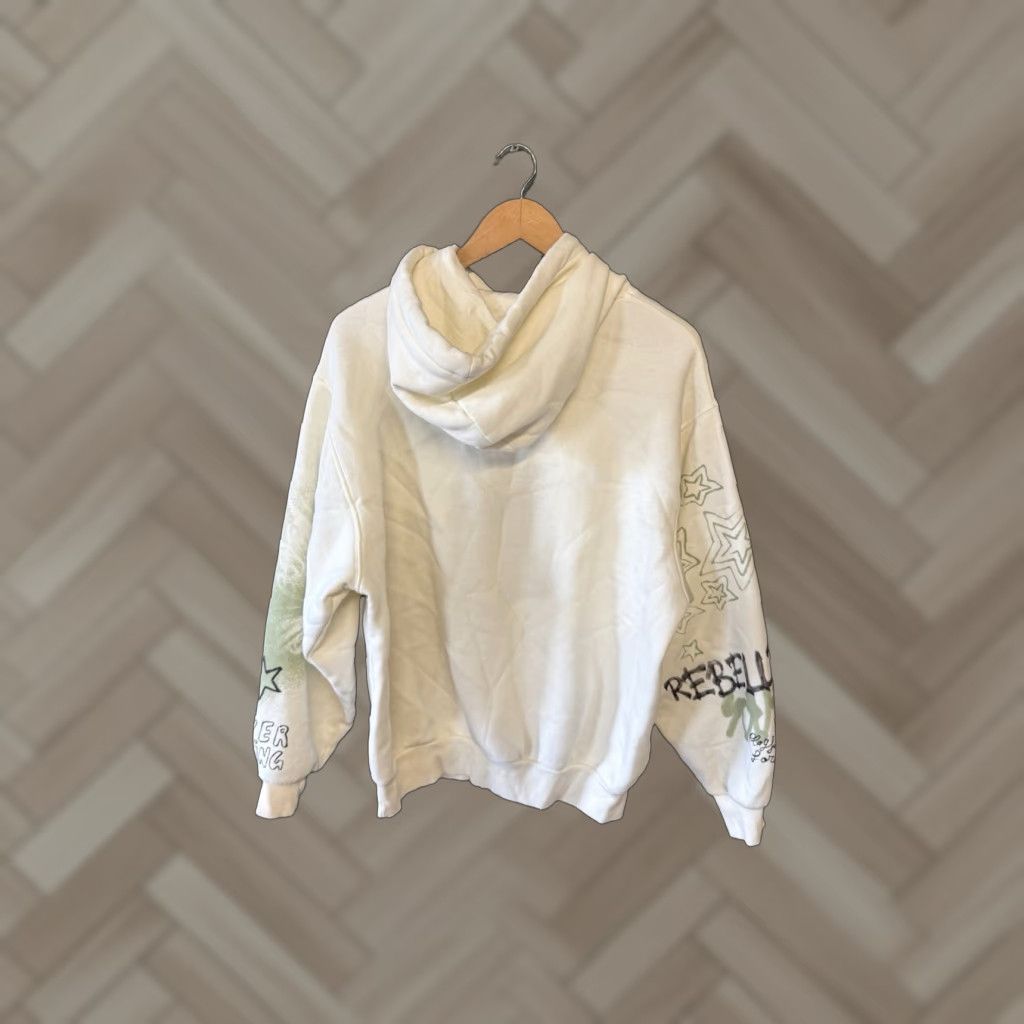 Bershka VINTAGE Bershka Womens White Tender Heart Graphic Pullover Hoodie XS Adult? Size XS / US 0-2 / IT 36-38 - 1 Thumbnail
