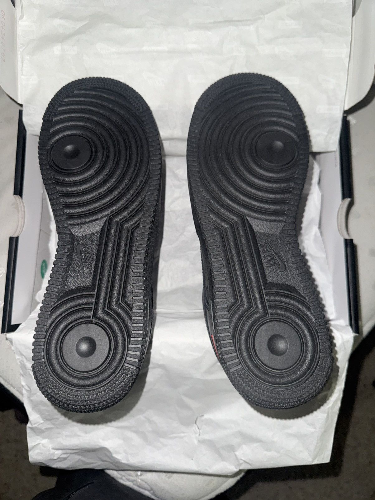 Nike × Supreme Supreme x Nike Air Force 1 Low - Black Size US 9 / EU 42 - 4 Thumbnail