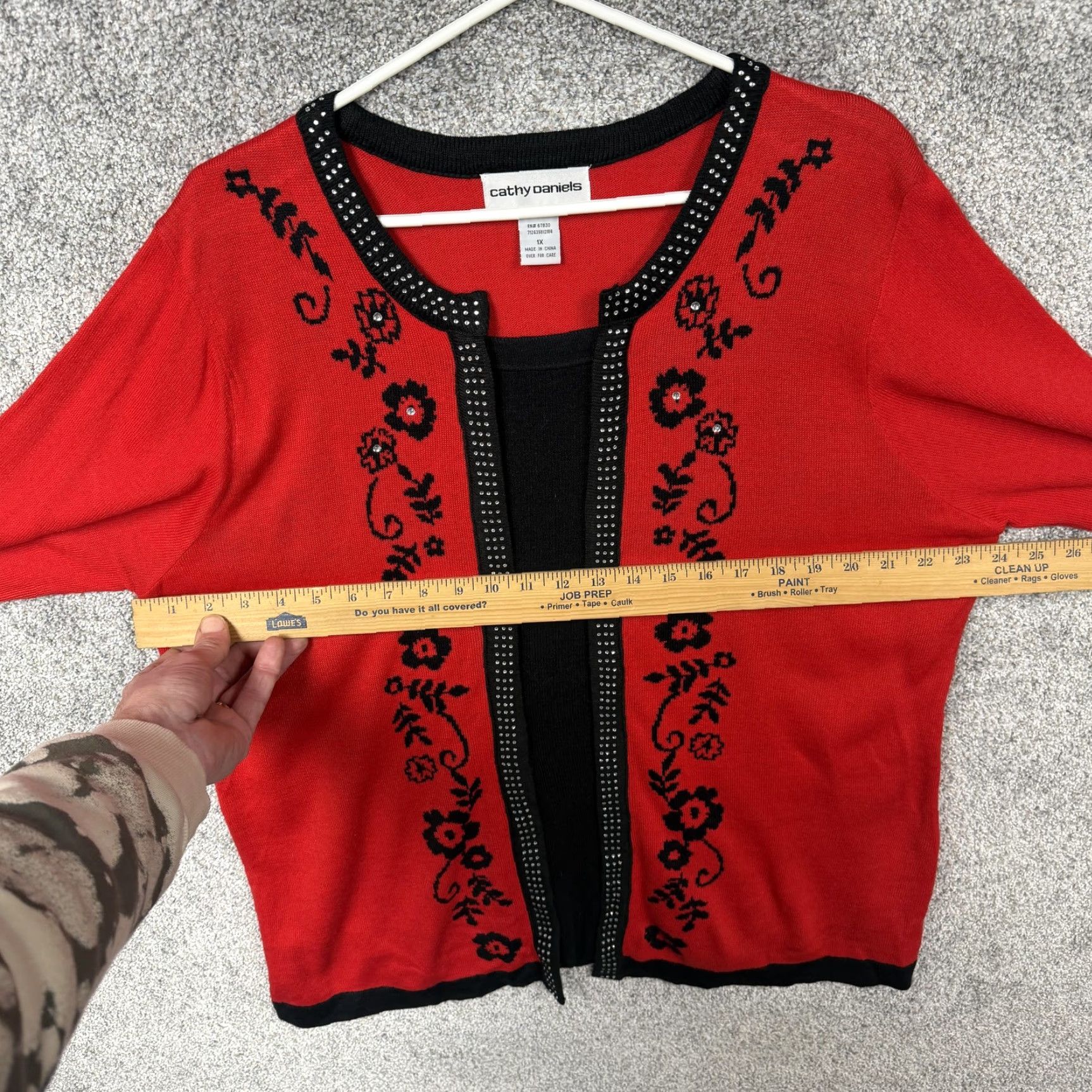 Vintage Cathy Daniels Cardigan Sweater Womens 1X Red Floral Rhinestone Embroidered Open Front 3/4 Sleeve Knit Black Trim Fashion Cardigan Size XL / US 12-14 / IT 48-50 - 4 Thumbnail