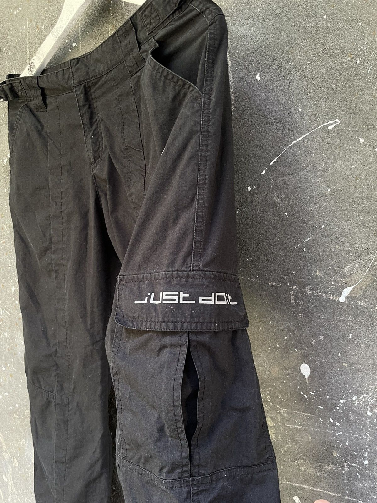 Nike × Vintage Vintage 00’s Nike Black Cargo Pants Y2K Swoosh RARE Size 32" / US 10 / IT 46 - 6 Thumbnail
