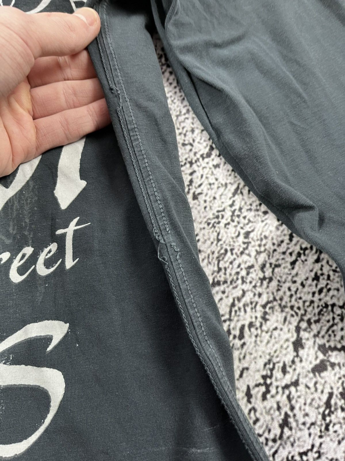 Guess Vintage Y2K Guess Big Logo Long Sleeve T-Shirt Streetwear Size US M / EU 48-50 / 2 - 7 Thumbnail