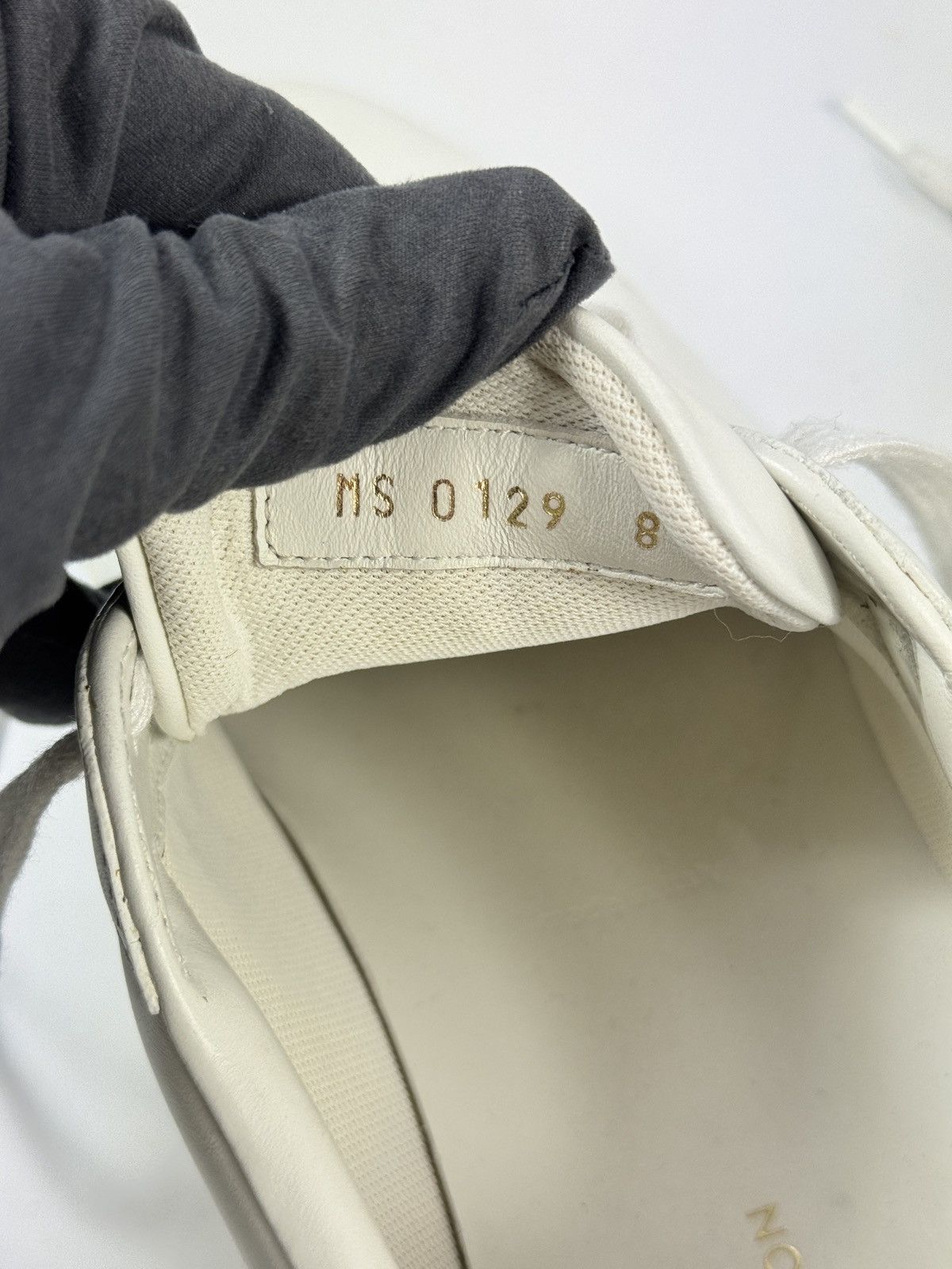 Louis Vuitton CLASSIC LOGO SNEAKERS Size US 8 / EU 41 - 12 Thumbnail