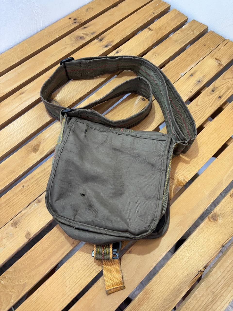 Japanese Brand Vintage Diesel style Y2K Avant Garde Distressed sling Bag Size ONE SIZE - 13 Thumbnail