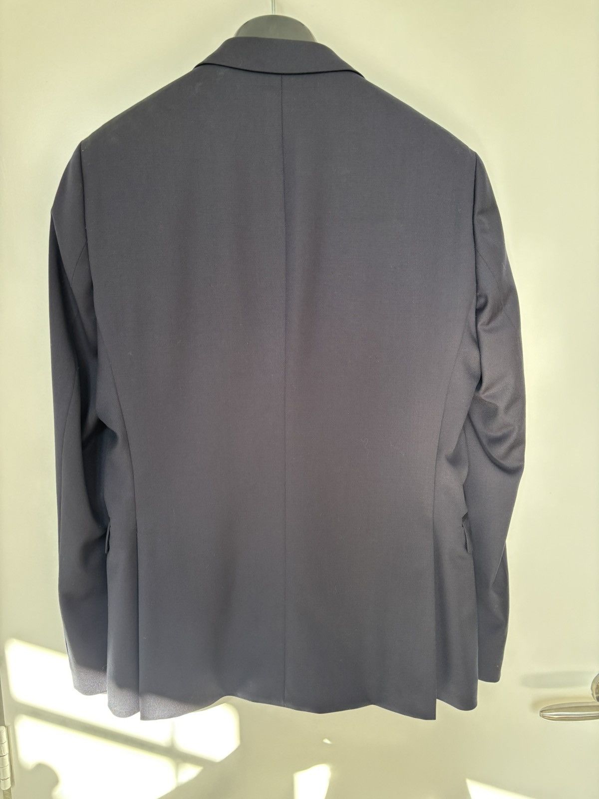 Hugo Boss Boss suit worn one time, blazer and trouser Size 46R - 2 Thumbnail