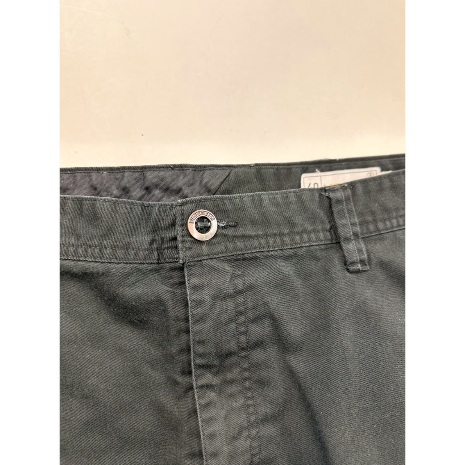 Volcom Volcom Shorts Mens Size 40 Black Monty Casual Flat Front Size US 40 / EU 56 - 3 Thumbnail
