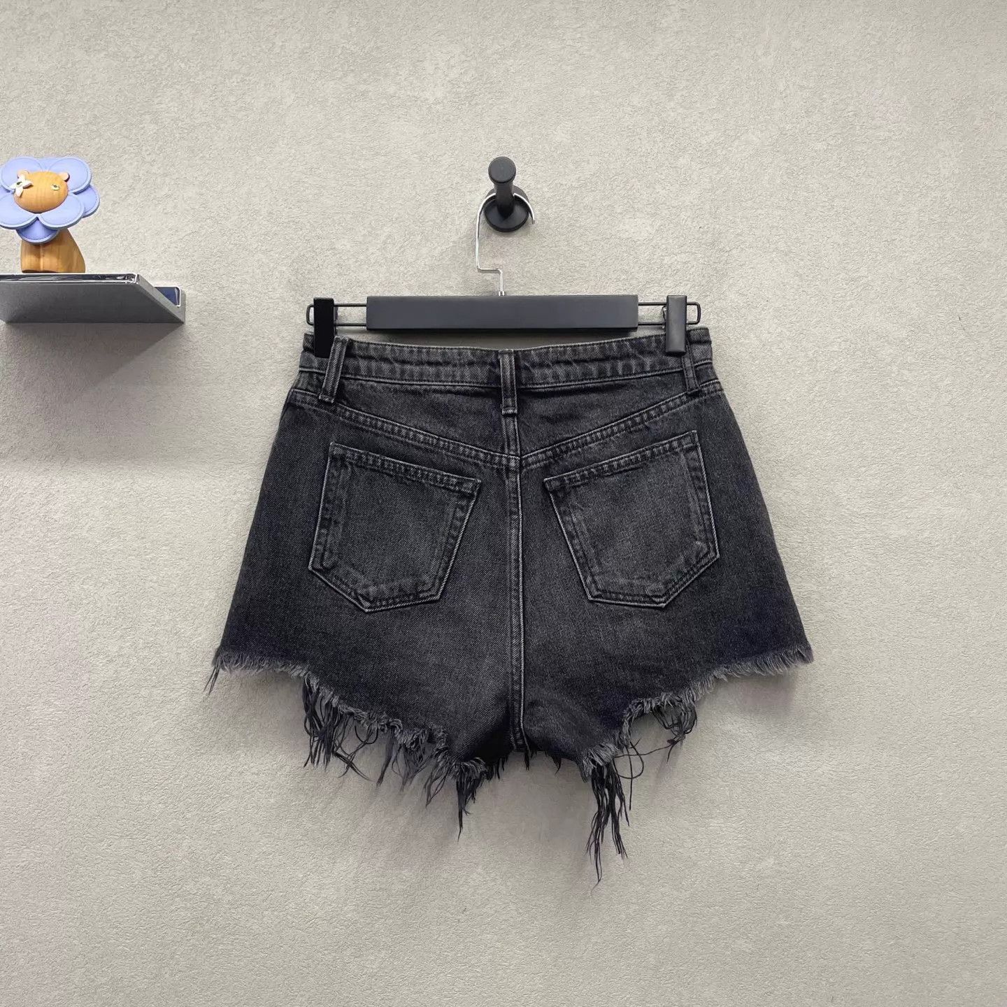 Alexander McQueen alexanderwang women's washed black slim edgy denim shorts 25 Size 25" / US 0 / IT 36 - 2 Thumbnail