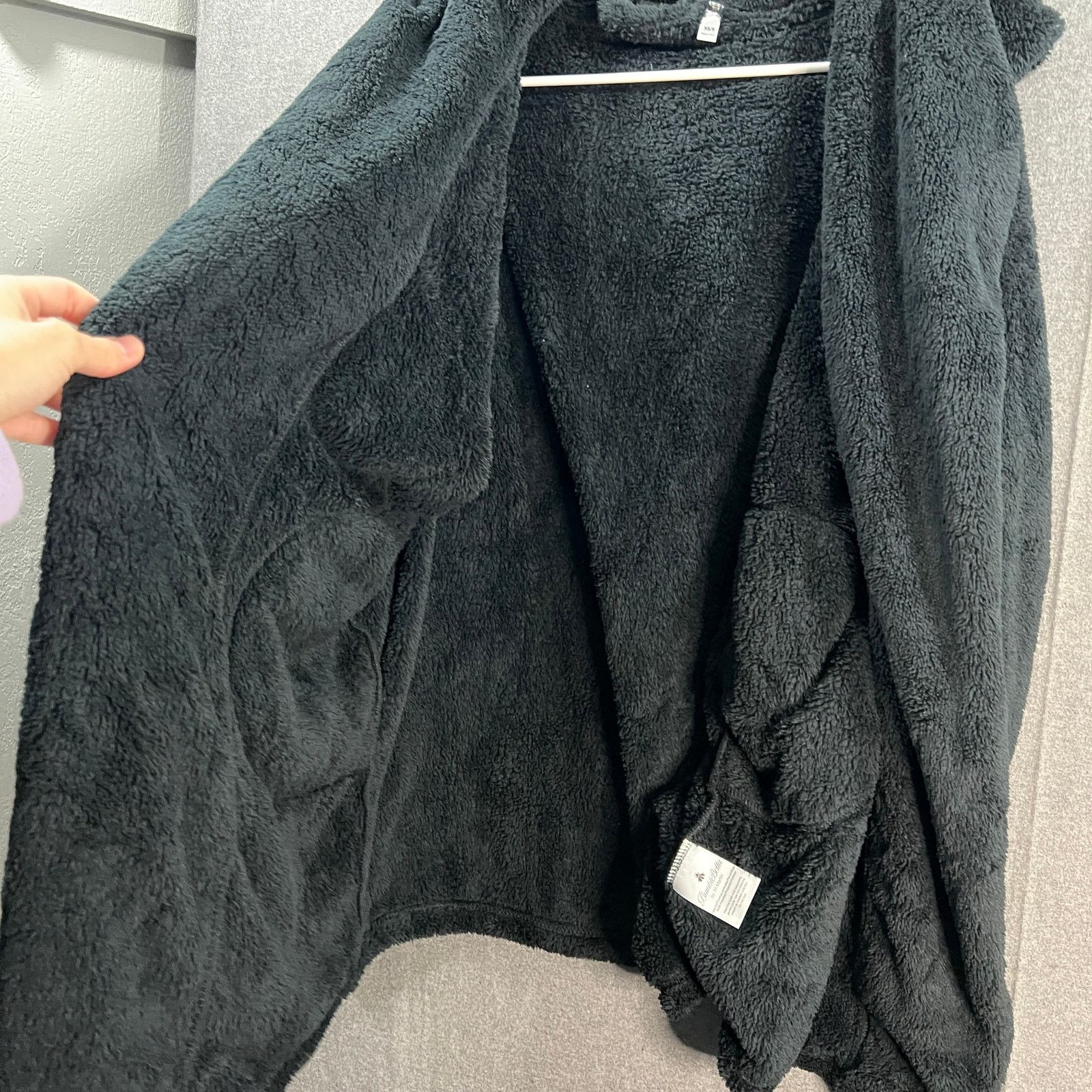 Other Bumble Bella Wellsoft Lite Plush Hooded Lounger Size S / US 4 / IT 40 - 7 Thumbnail