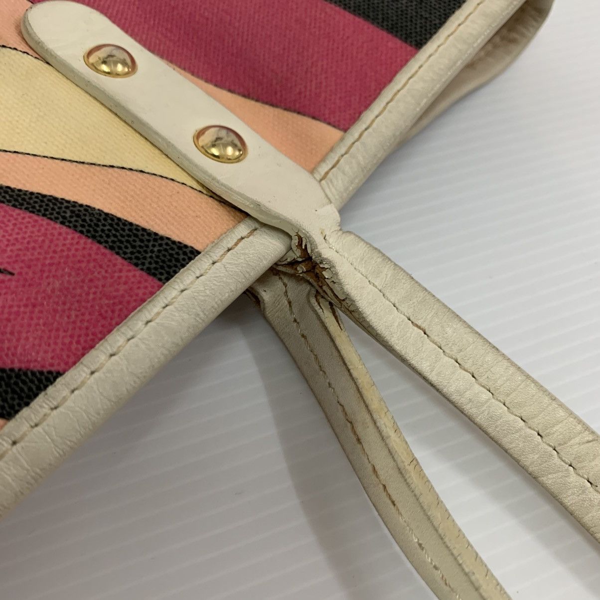 Emilio Pucci Authentic Emilio Pucci Small Tote Bag Size ONE SIZE - 11 Thumbnail