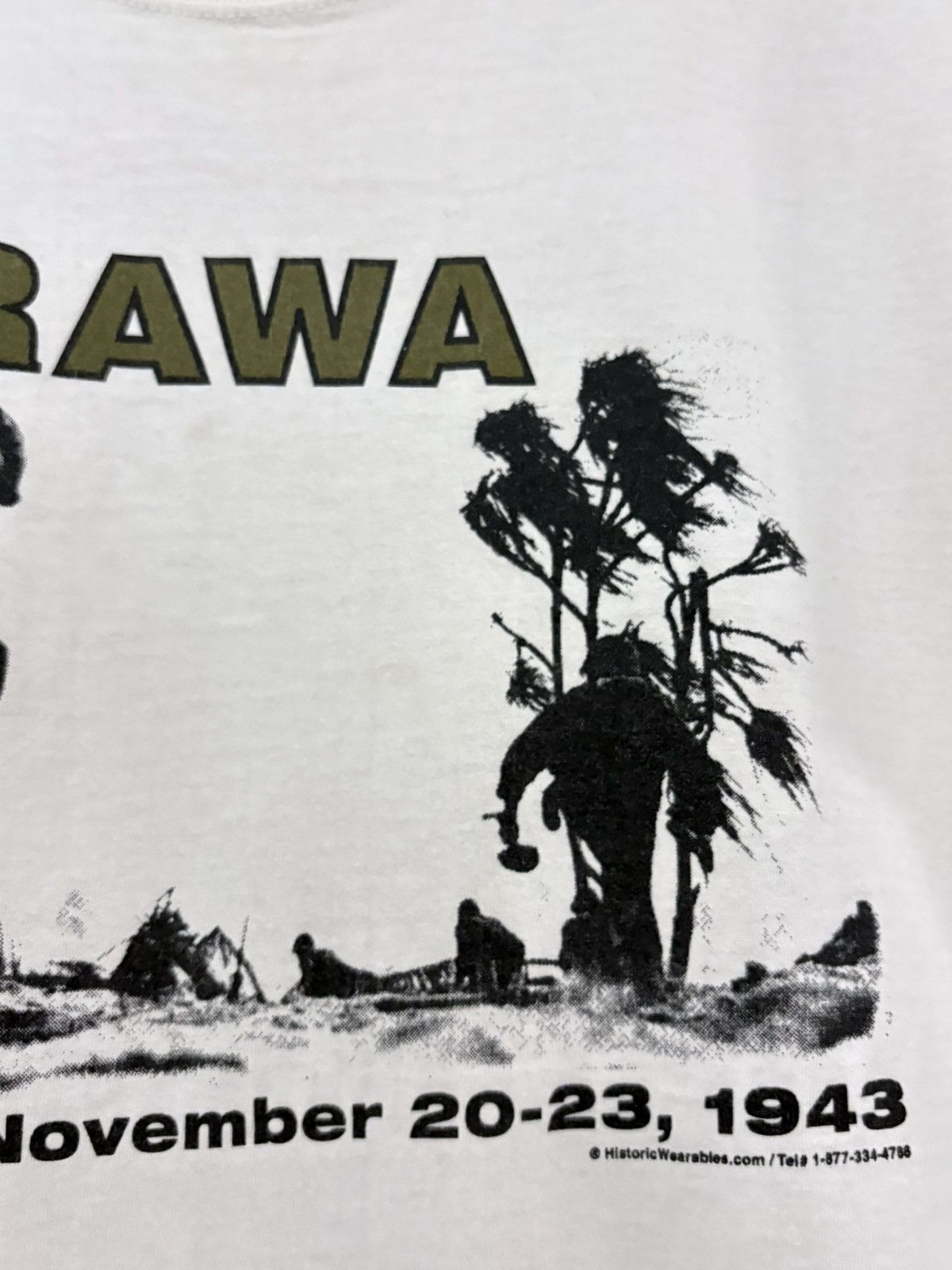 Vintage 90’s The Battle of Tarwa Vintage World War II Tee Shirt Size US M / EU 48-50 / 2 - 4 Thumbnail
