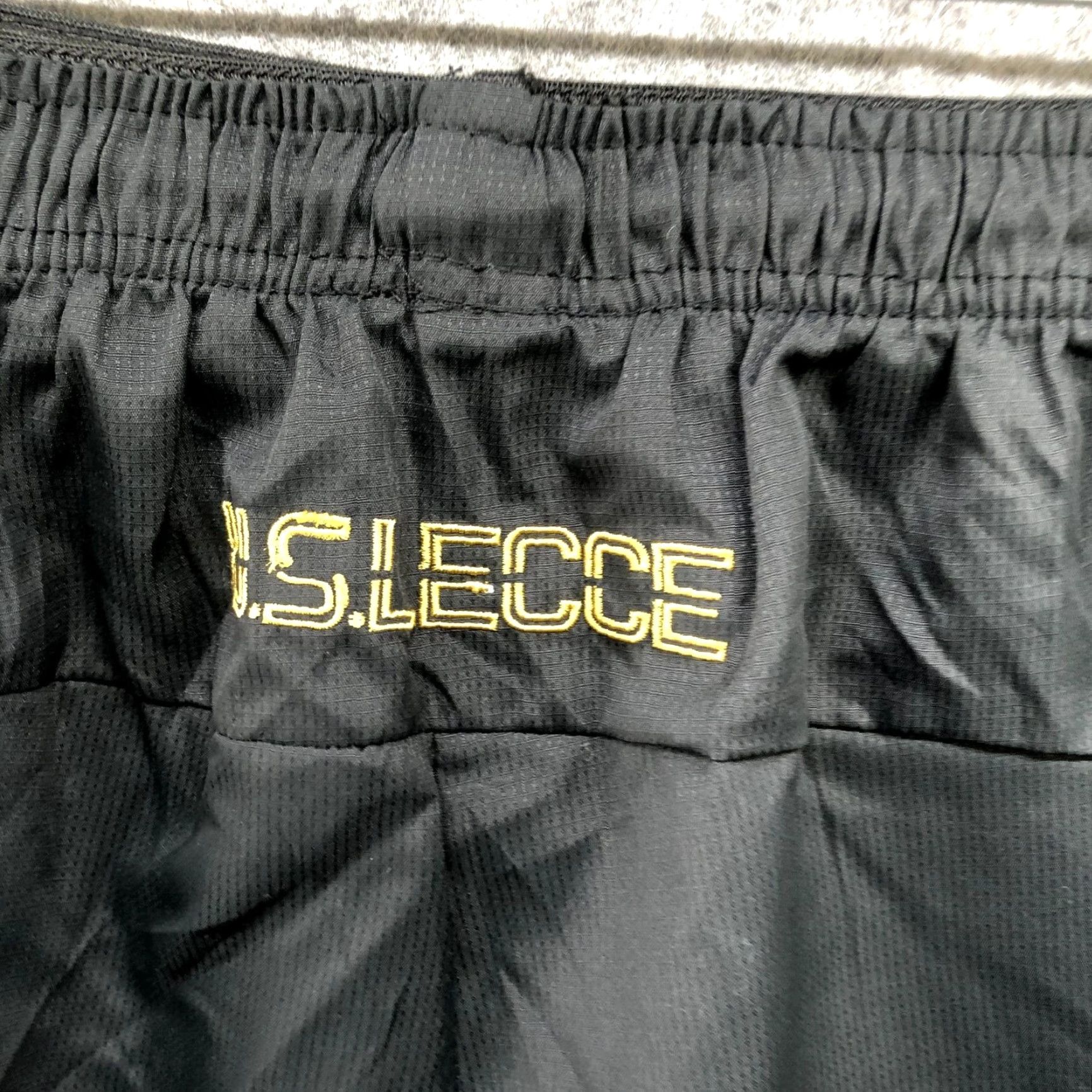 Vintage U.S. Lecce Active Shorts Mens Medium M Black Italy Soccer Football Black Size US 31 - 5 Thumbnail