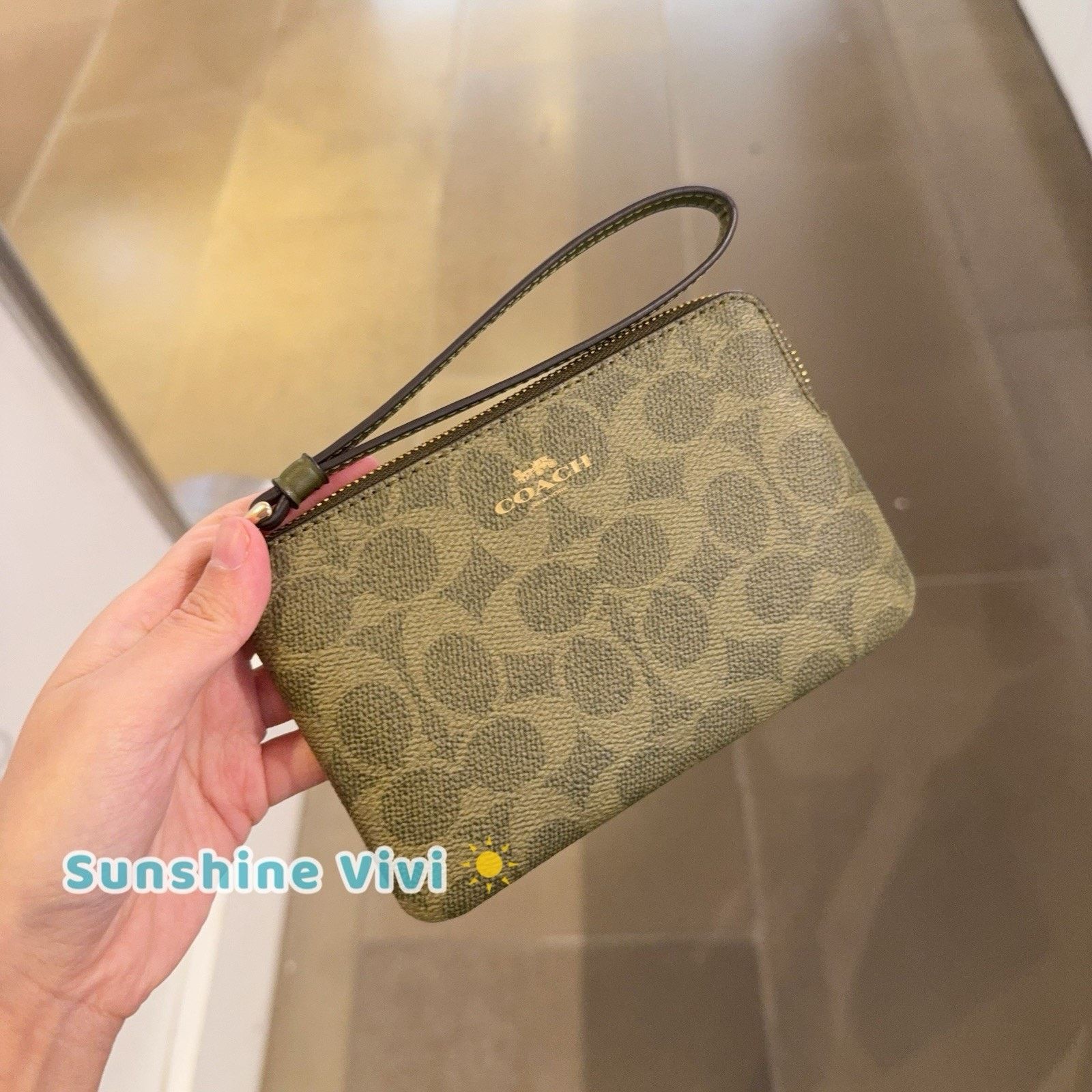 Coach Coach Corner Zip Wristlet Signature Canvas CAQ75 Gold/Olive Size ONE SIZE - 1 Thumbnail
