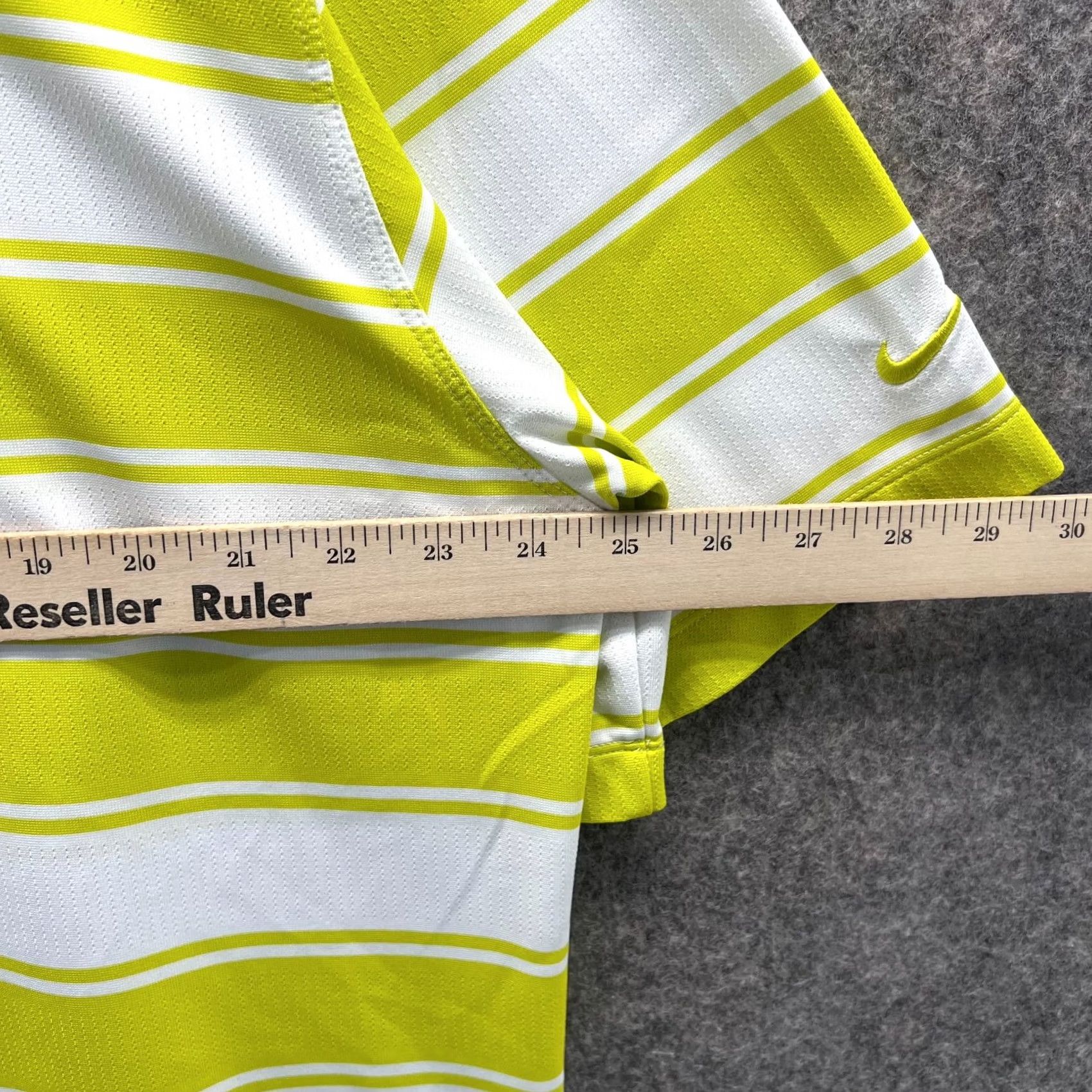 Nike VINTAGE Nike Polo Shirt Men XL White Green Striped Dri-Fit Performance Golf Nike Dri-FIT Shirt Boys Size US XL / EU 56 / 4 - 7 Thumbnail