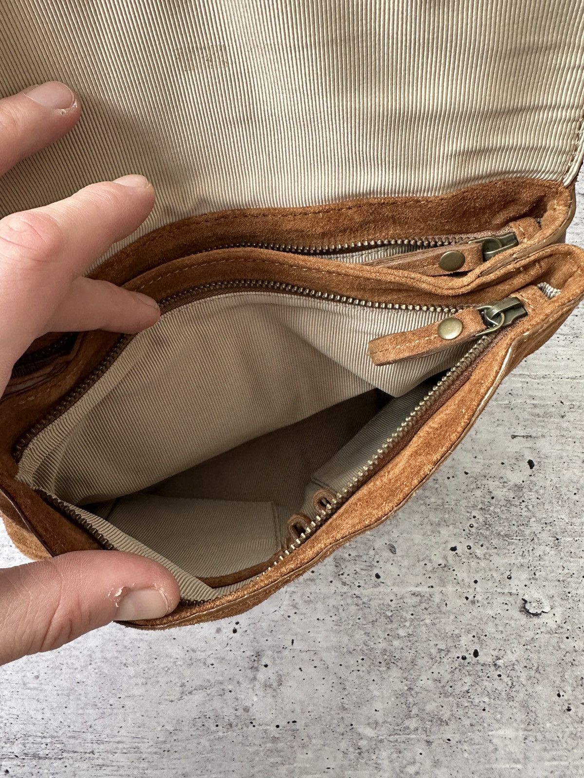 Japanese Brand × Vintage Brown leather shoulder bag backpack with a boho vibe Size ONE SIZE - 11 Thumbnail