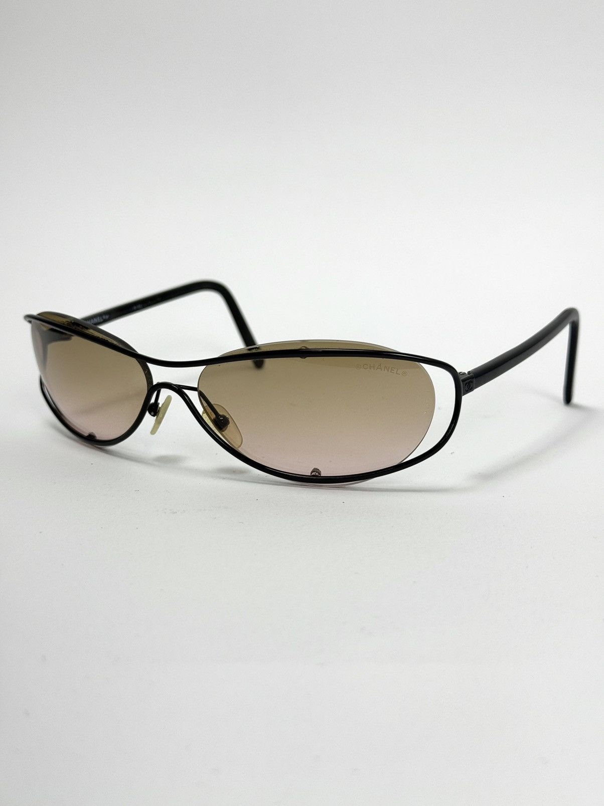 Chanel VINTAGE CHANEL SUNGLASSES Size ONE SIZE - 1 Thumbnail