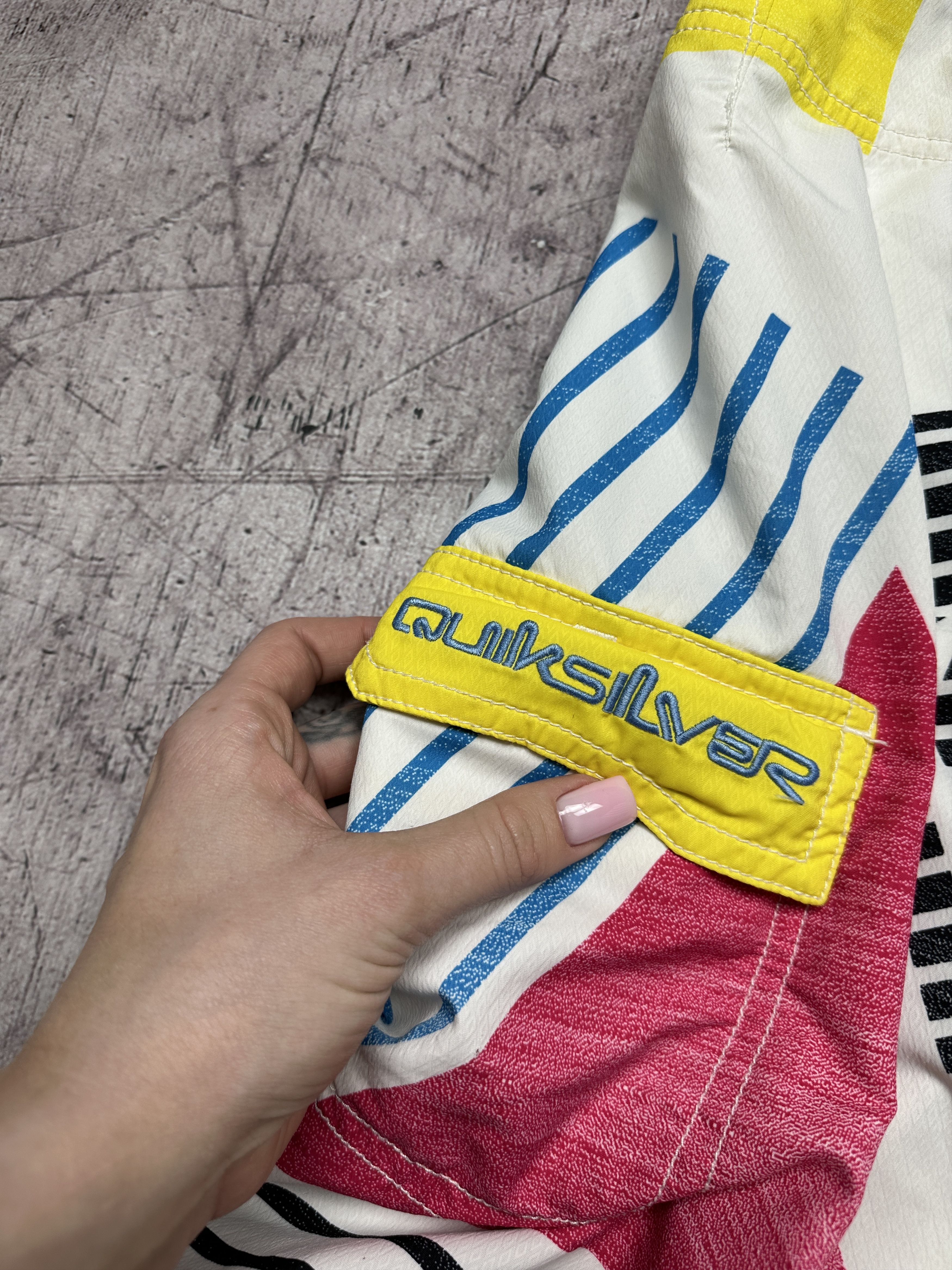Quiksilver Quiksilver Vintage Mens Surf Style Swimming Shorts Size US 28 / EU 44 - 3 Thumbnail
