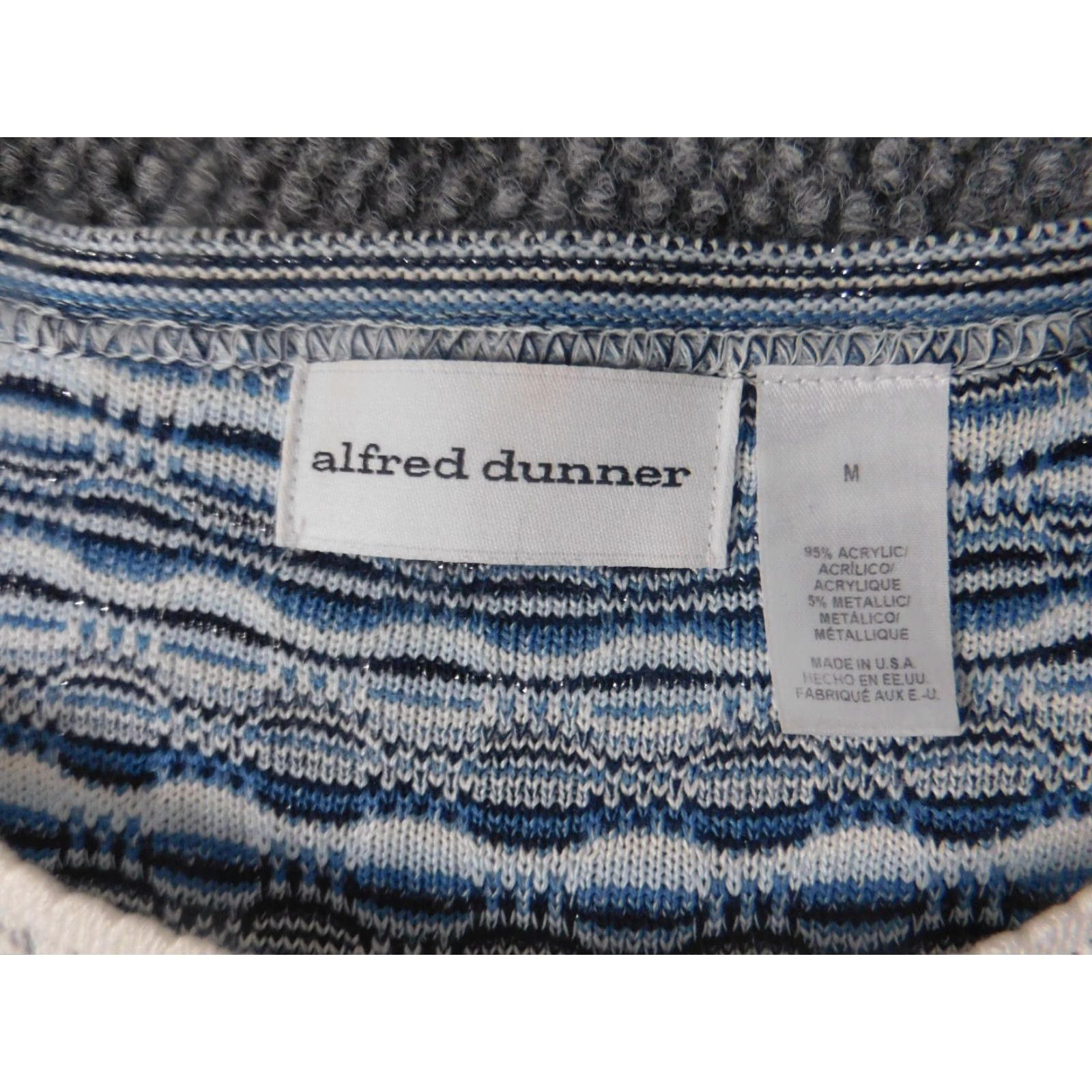 Vintage Alfred Dunner Womens Sweater Medium Blue Pullover Crew Neck Long Sleeve Cap Sleeve Acrylic Knit Stretch Button Casual Regular Modern American Knit Size M / US 6-8 / IT 42-44 - 4 Thumbnail