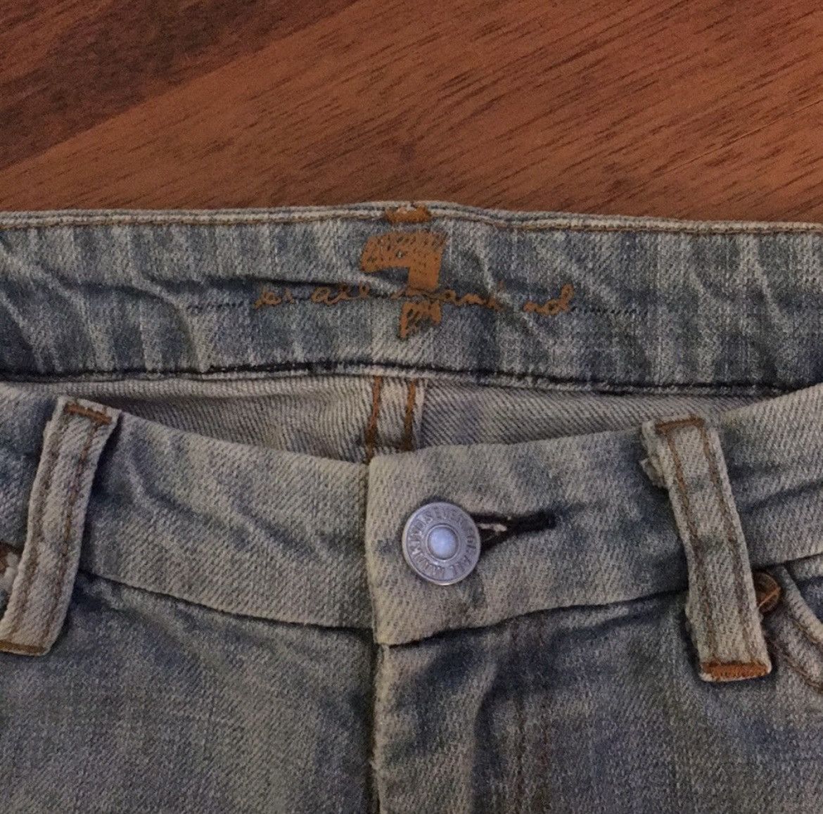 7 For All Mankind 7 for All Mankind Light Wash Flared Jeans Size 26" / US 2 / IT 38 - 2 Thumbnail