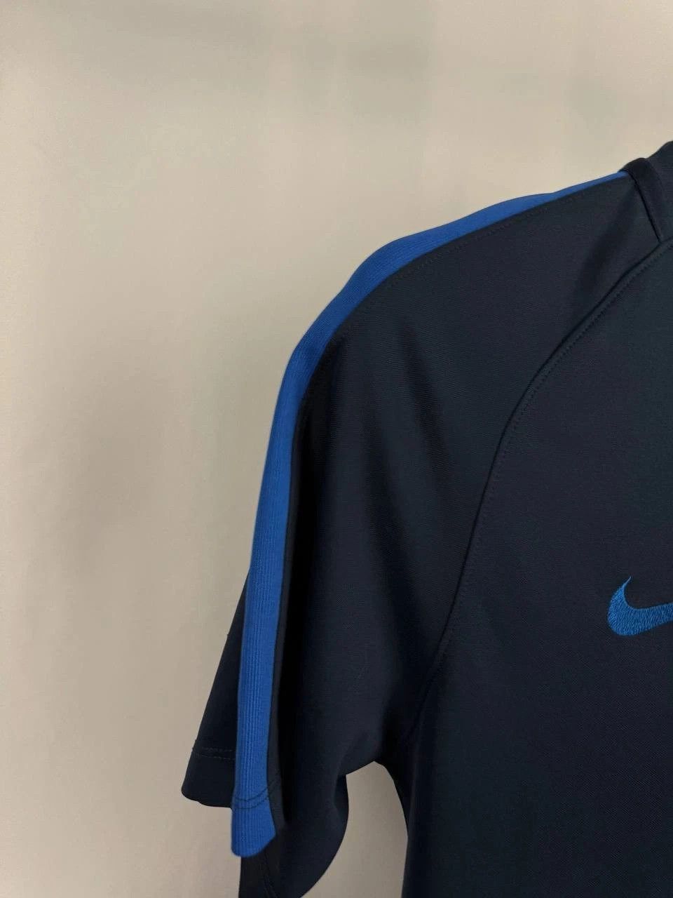 Nike Barcelona Nike 2016-2017 Football Soccer Training Jersey Size US M / EU 48-50 / 2 - 7 Thumbnail